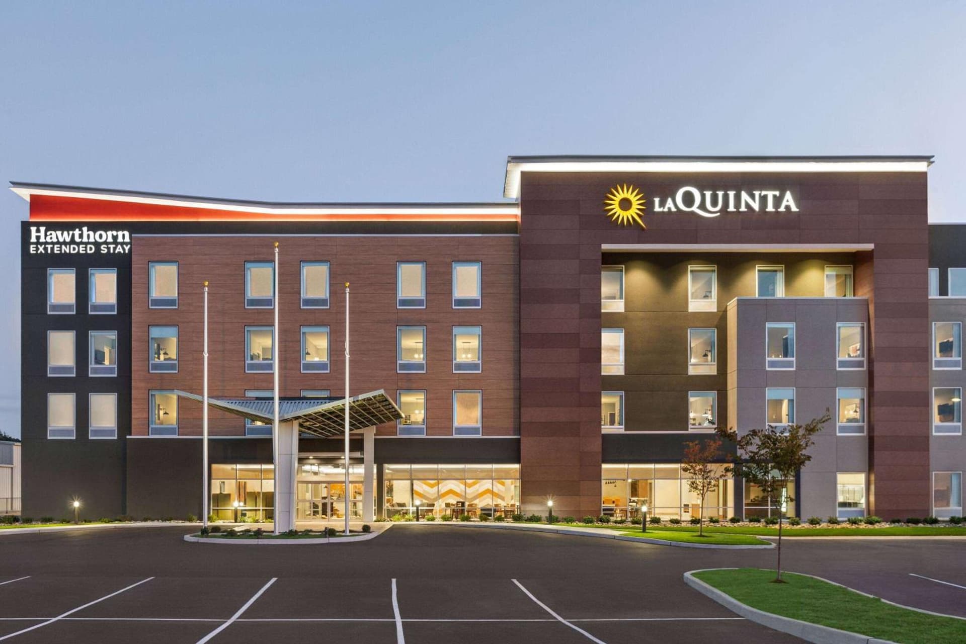 La Quinta Inn & Suites by Wyndham Mount Laurel Moorestown property views in Mount Laurel, NJ — gallery photo 3
