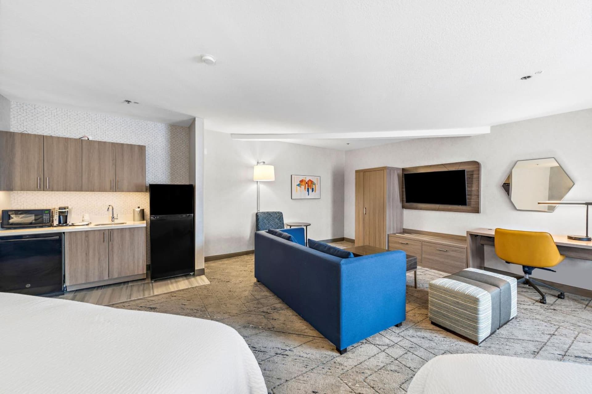 Holiday Inn Express La Mesa Near SDSU by IHG property views in La Mesa, CA — gallery photo 3