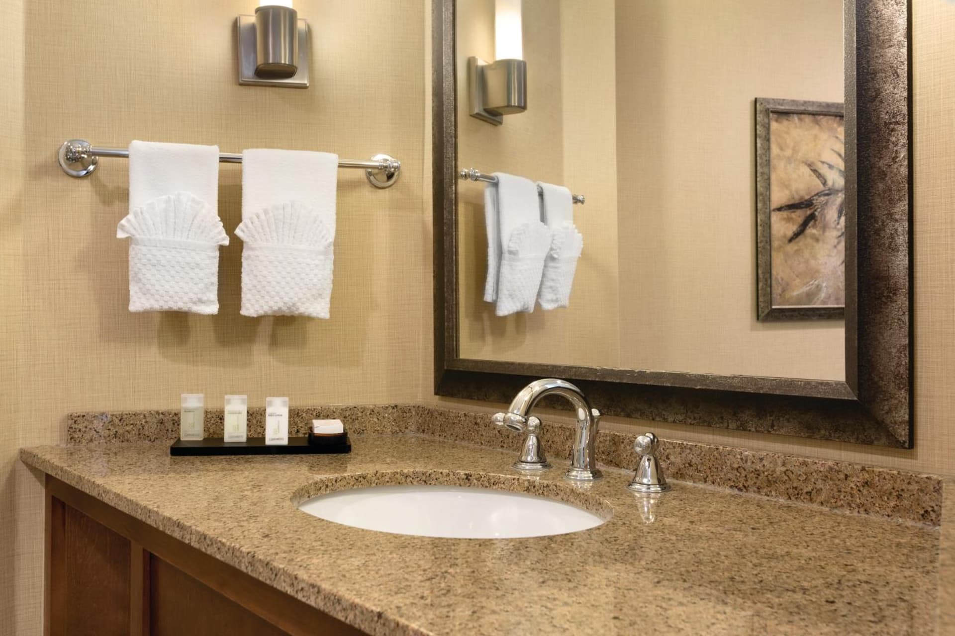 Embassy Suites by Hilton Minneapolis Bloomington Edina gallery photo in Bloomington, MN — image 41