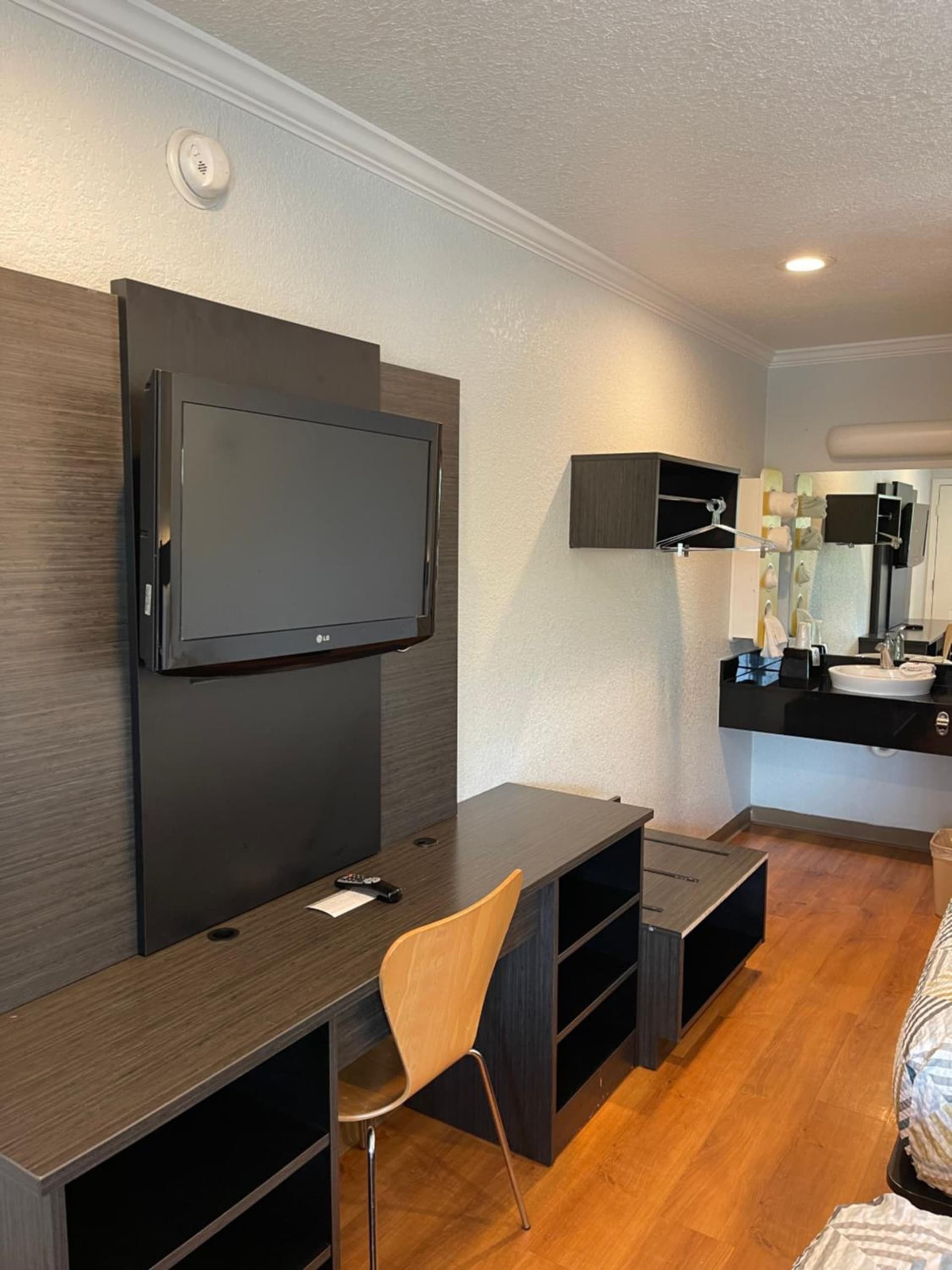 Motel 6 Sacramento, Ca - Downtown gallery photo in Sacramento, CA — image 23