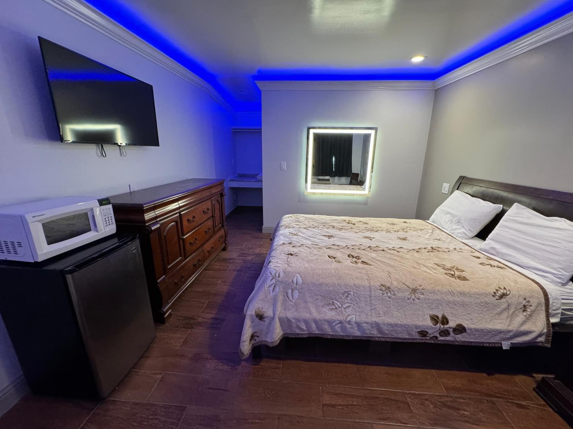 Travel Inn property views in Greenfield, CA — gallery photo 3