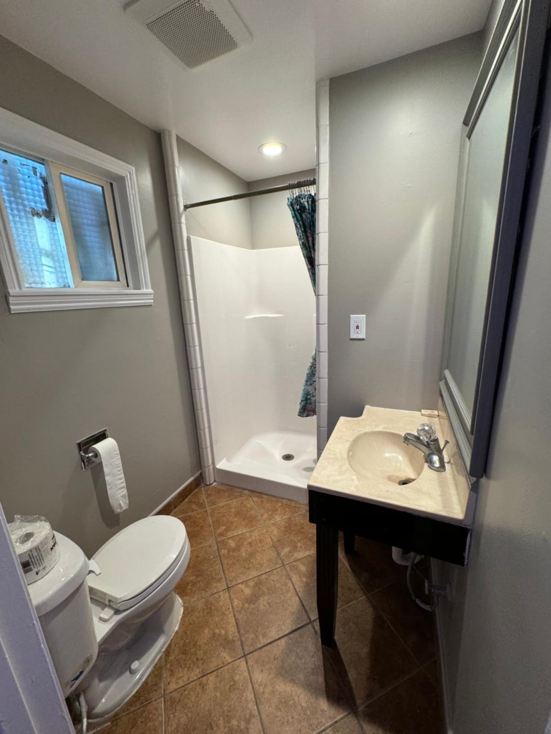 Travel Inn interior in Greenfield, CA — gallery photo 2