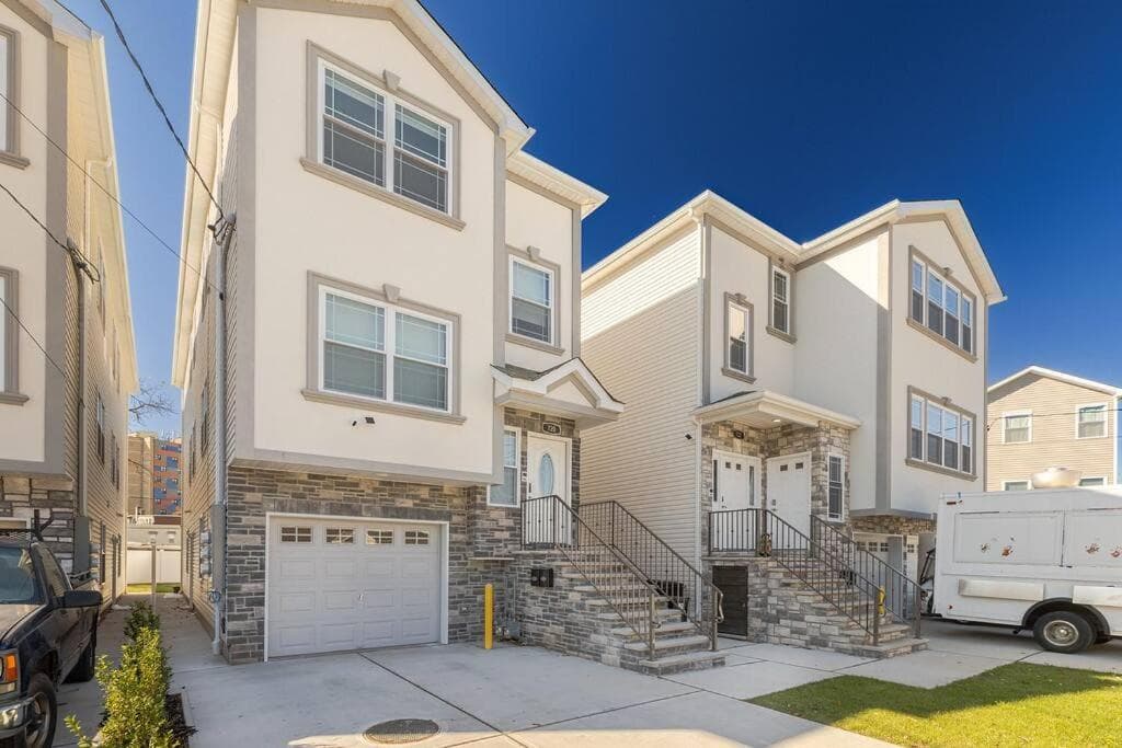 Beautiful 3bedroom apartment — hotel in Elizabeth, New Jersey