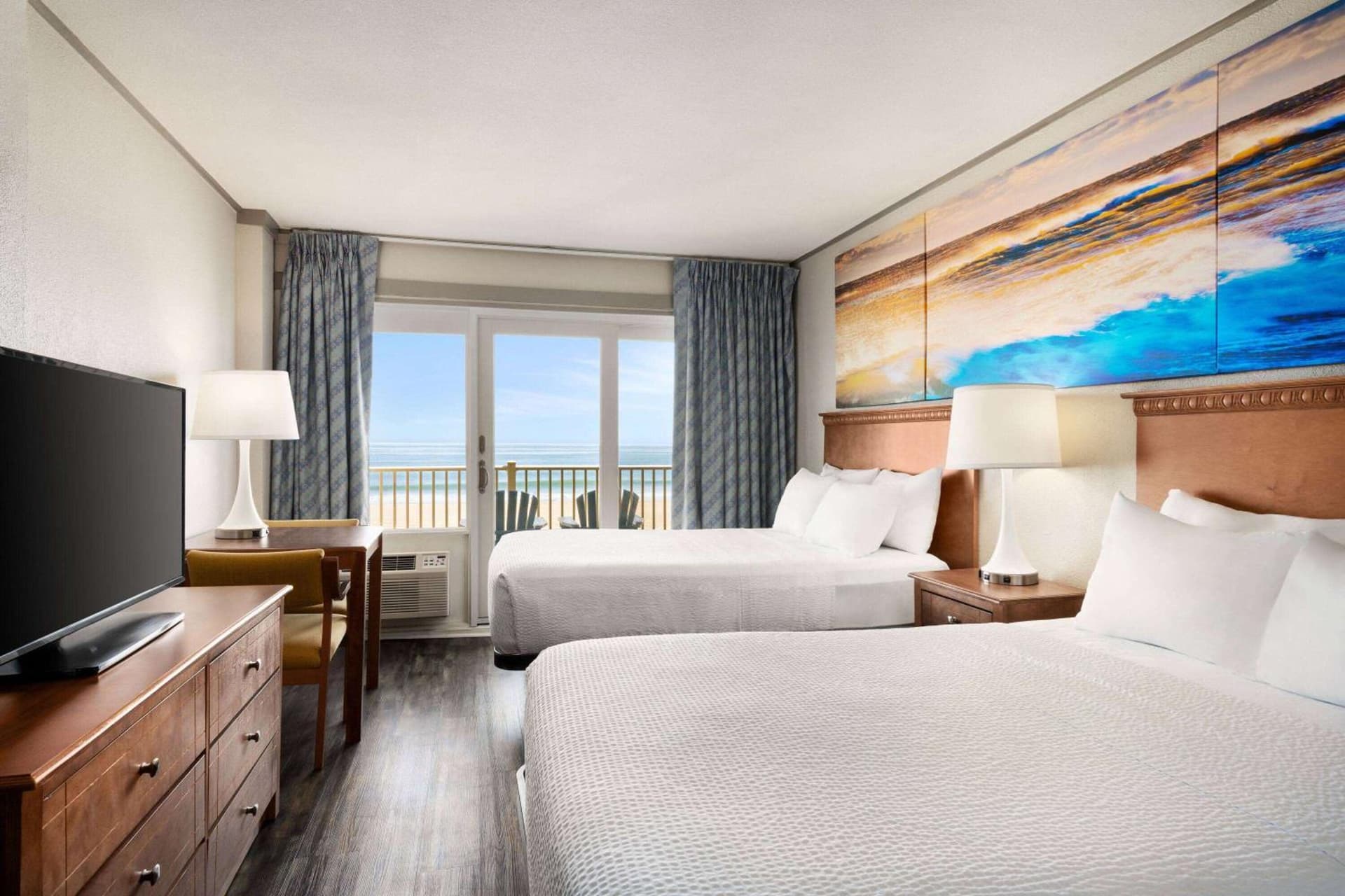 Days Inn by Wyndham Ocean City Oceanfront gallery photo in Ocean City, MD — image 75