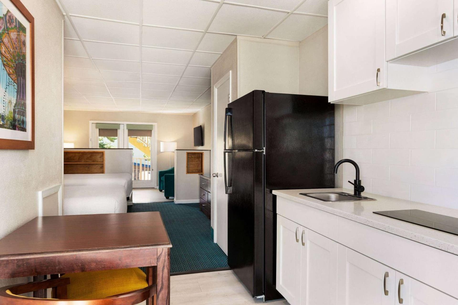 Days Inn by Wyndham Ocean City Oceanfront gallery photo in Ocean City, MD — image 66