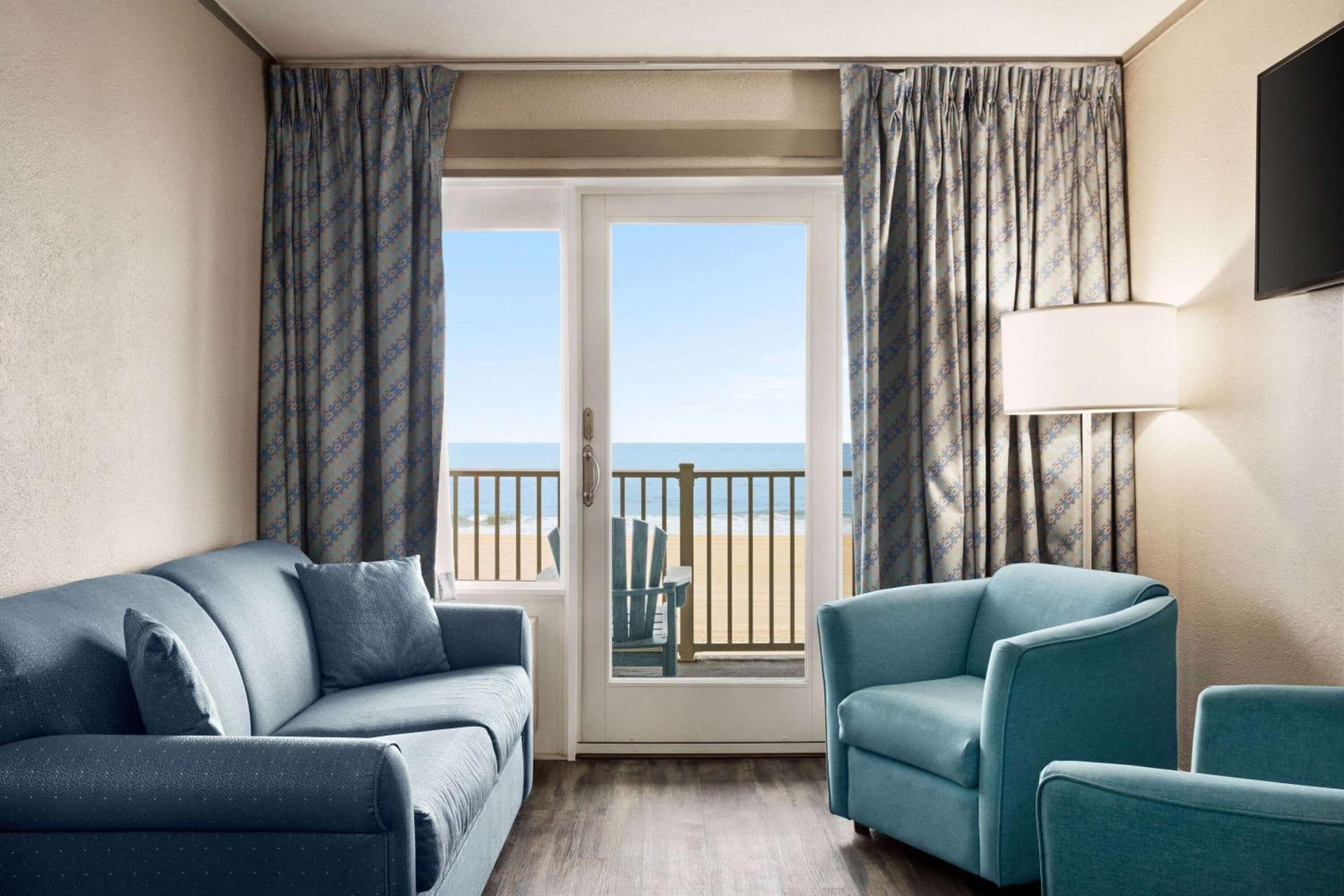 Days Inn by Wyndham Ocean City Oceanfront gallery photo in Ocean City, MD — image 48