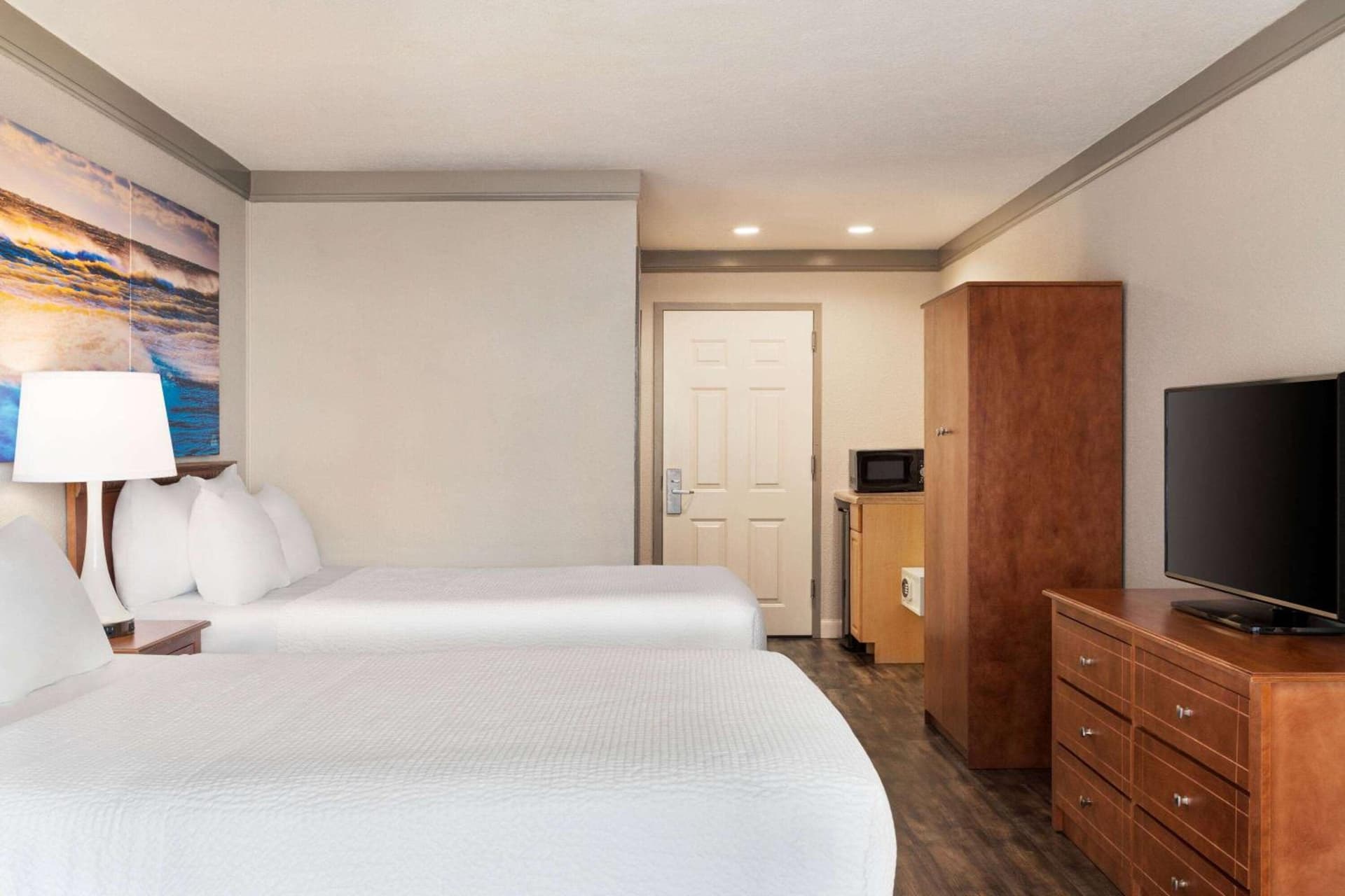Days Inn by Wyndham Ocean City Oceanfront gallery photo in Ocean City, MD — image 86