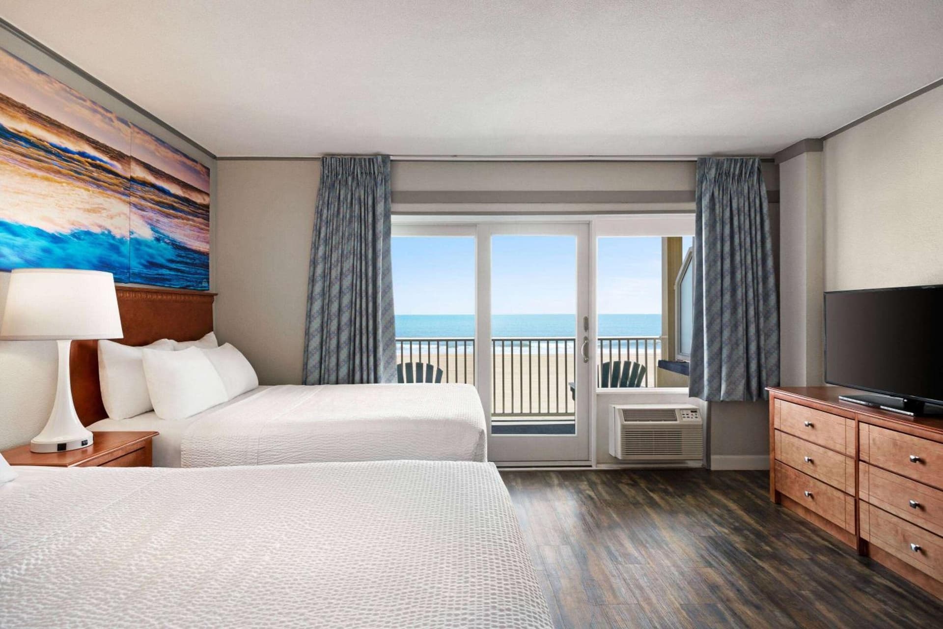 Days Inn by Wyndham Ocean City Oceanfront gallery photo in Ocean City, MD — image 50
