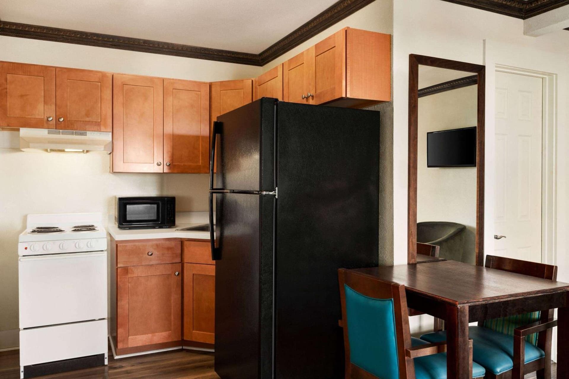 Days Inn by Wyndham Ocean City Oceanfront gallery photo in Ocean City, MD — image 82