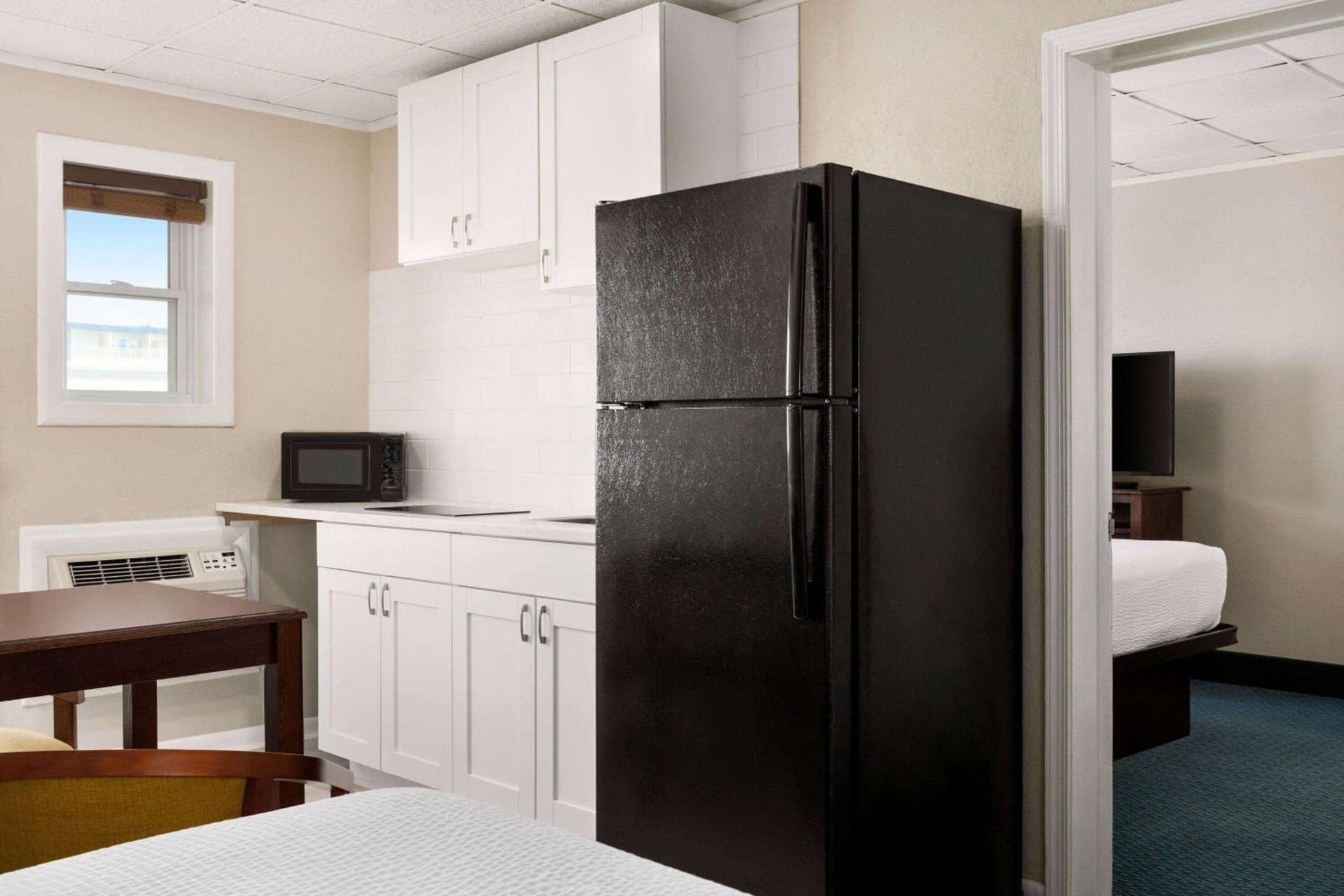 Days Inn by Wyndham Ocean City Oceanfront gallery photo in Ocean City, MD — image 37