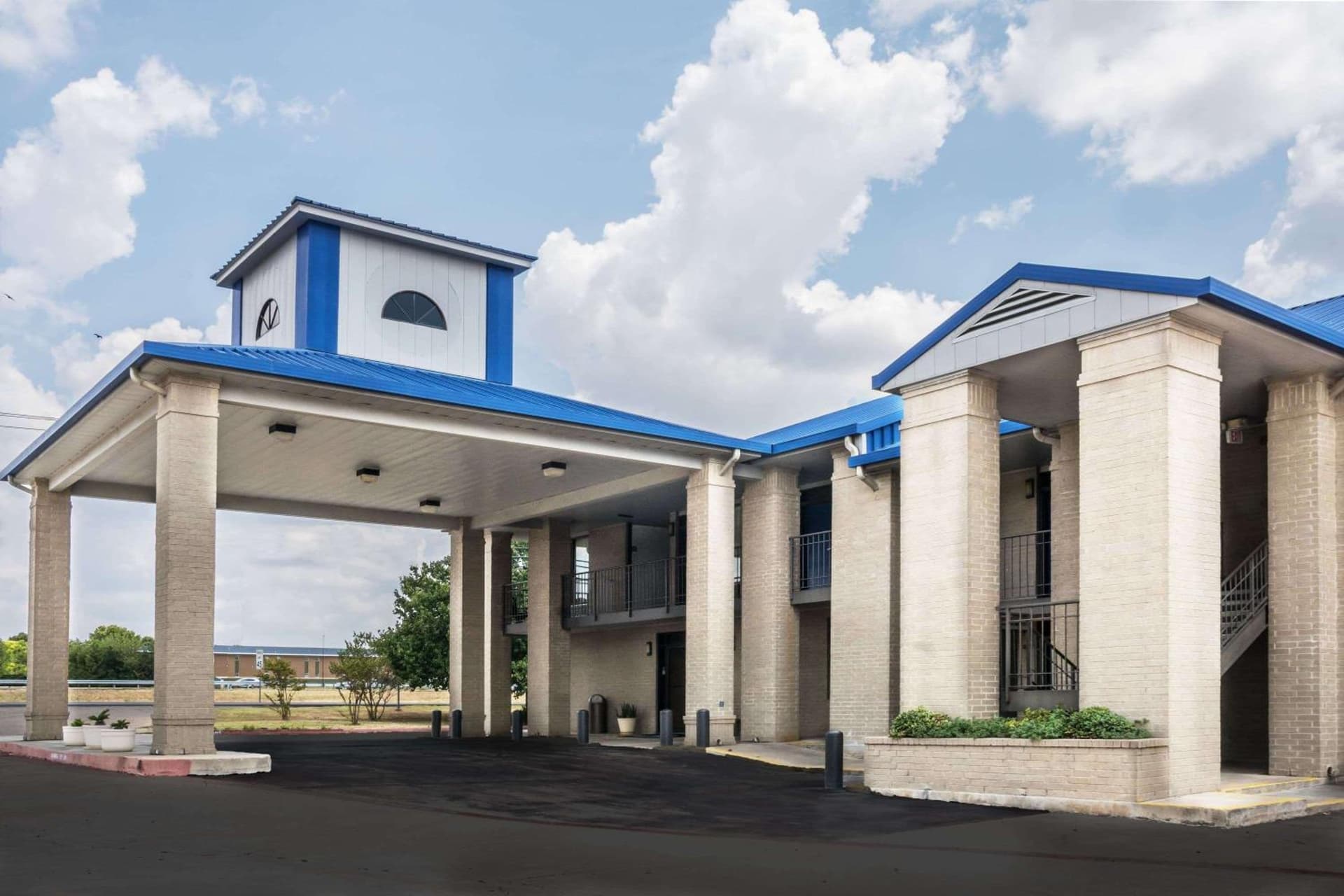 Days Inn by Wyndham Killeen Fort Hood featured exterior or lobby in Killeen, TX — similar hotel