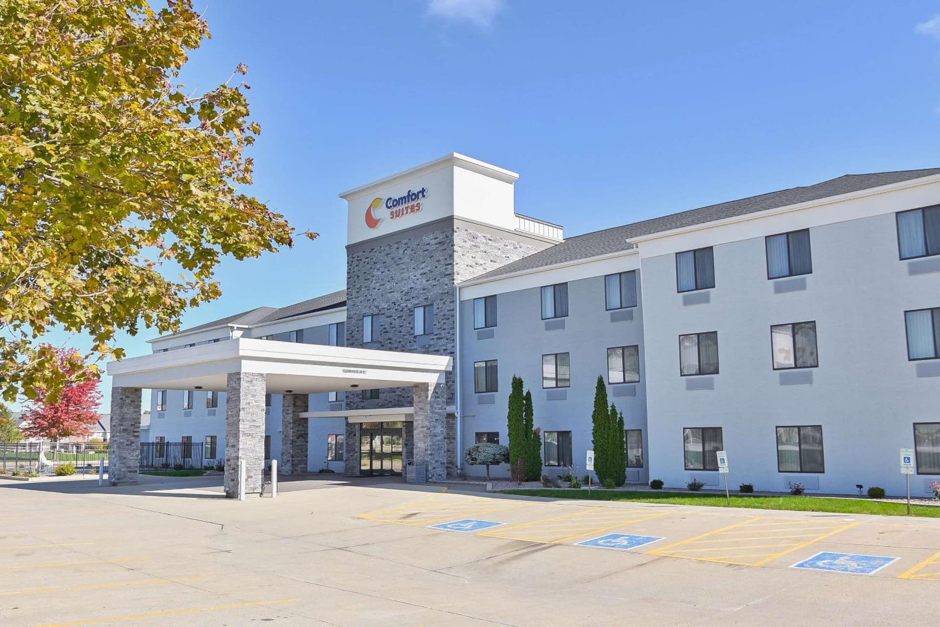 Comfort Suites Bloomington I-55 and I-74 gallery photo in Bloomington, IL — image 11