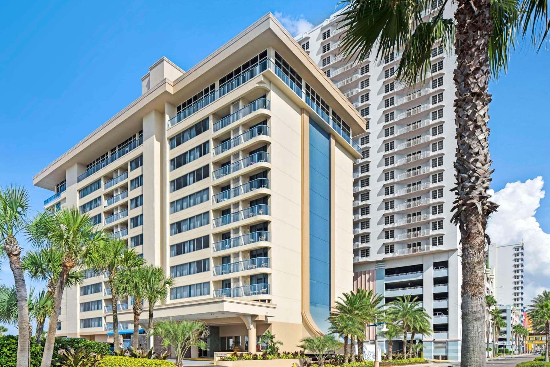 Hilton Vacation Club Daytona Beach Regency featured exterior or lobby in Daytona Beach, FL — similar hotel