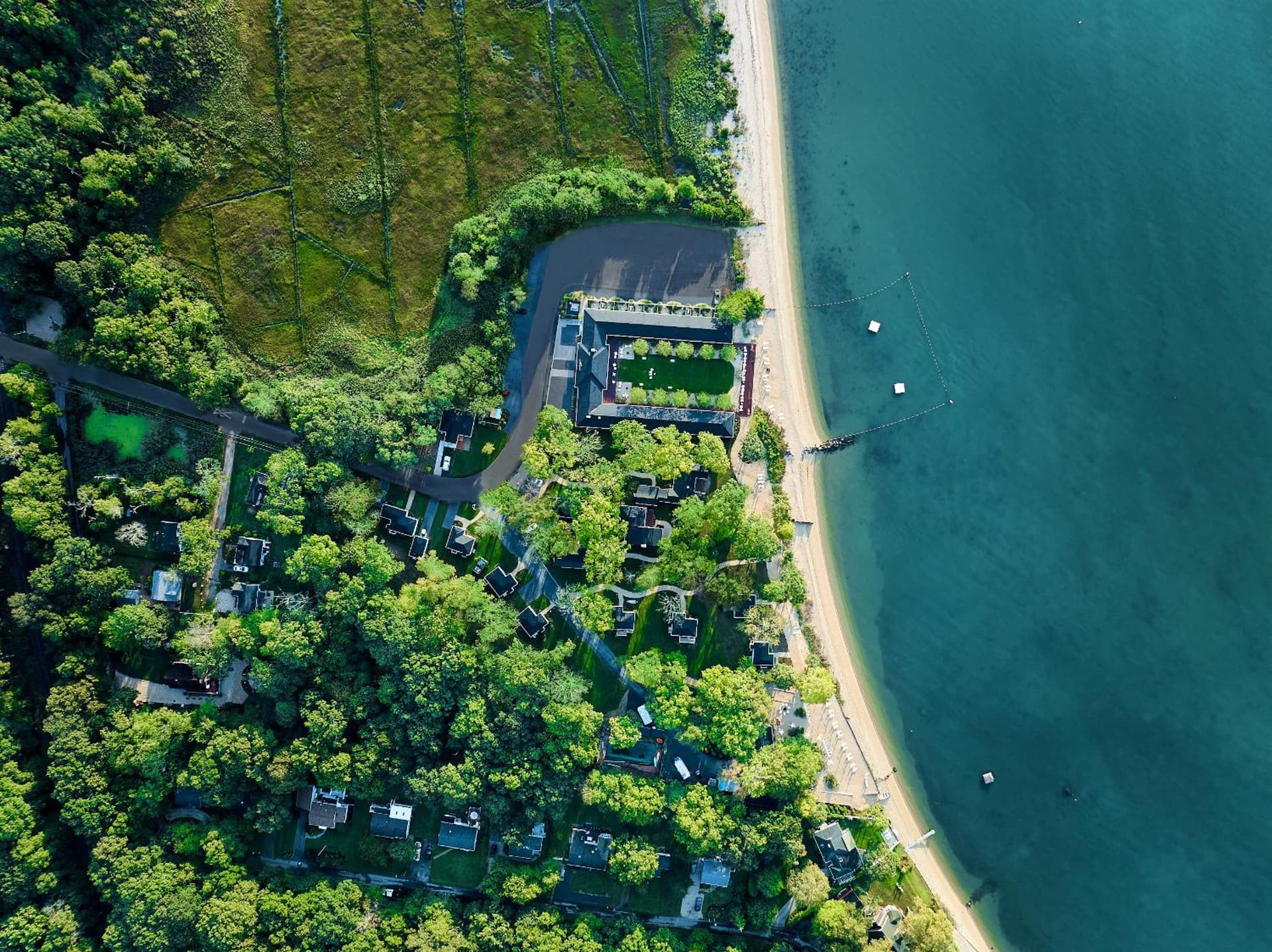 Silver Sands Motel & Beach Bungalows gallery photo in Greenport, NY — image 106