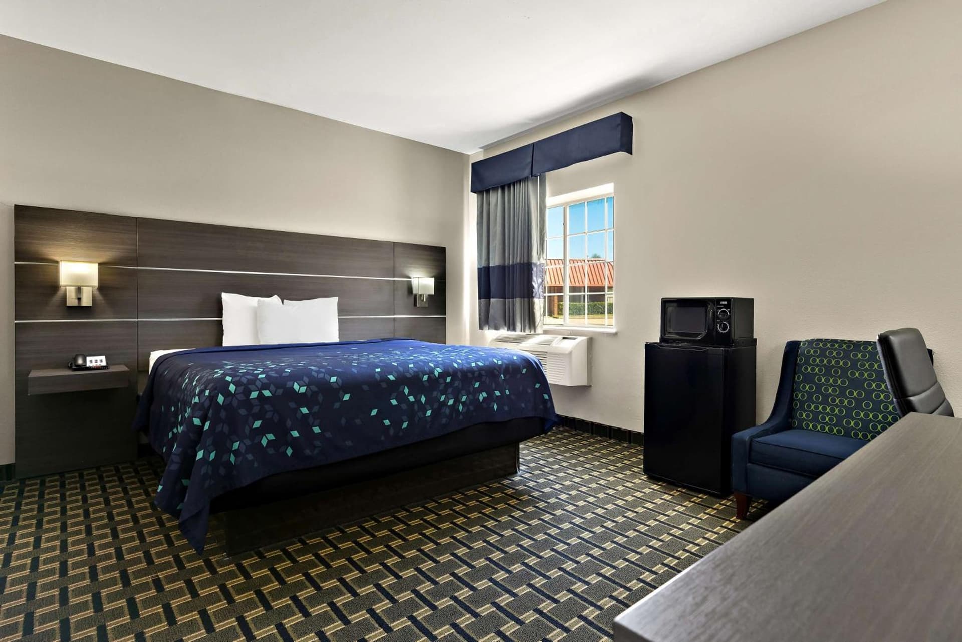 SureStay Plus Hotel by Best Western Tulsa East property views in Tulsa, OK — gallery photo 3