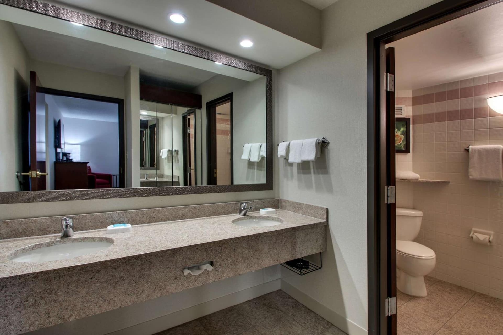 Drury Inn & Suites Evansville East gallery photo in Evansville, IN — image 59