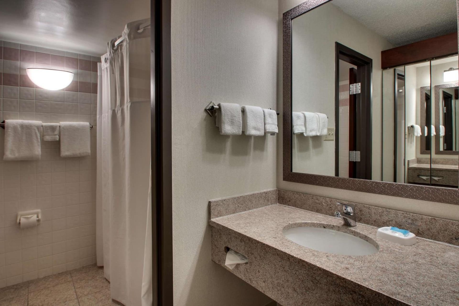 Drury Inn & Suites Evansville East gallery photo in Evansville, IN — image 15