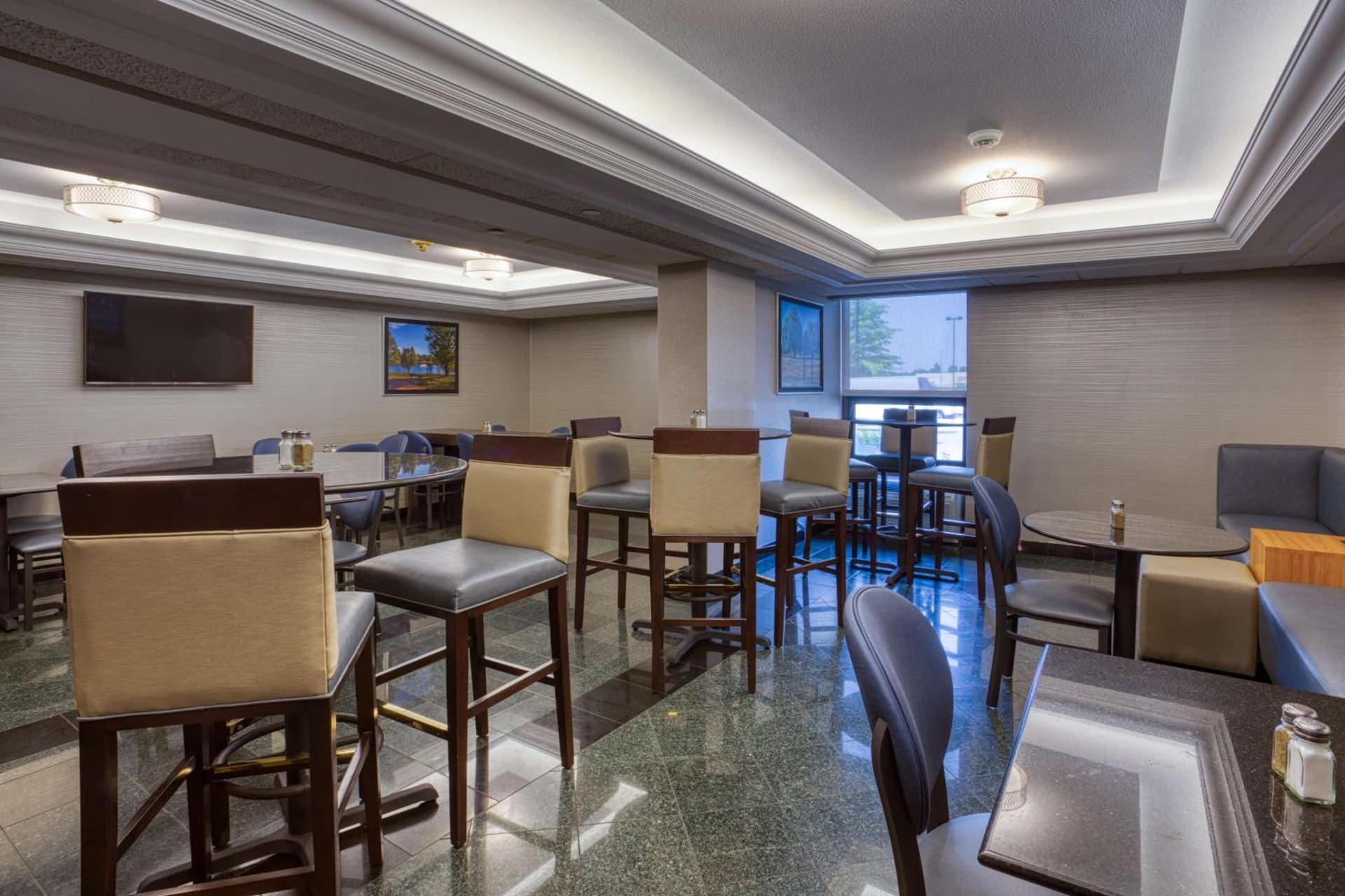 Drury Inn & Suites St. Louis - Fairview Heights gallery photo in Fairview Heights, IL — image 46