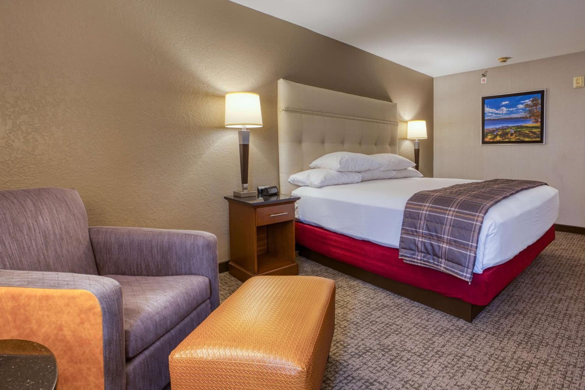Drury Inn & Suites St. Louis - Fairview Heights gallery photo in Fairview Heights, IL — image 4