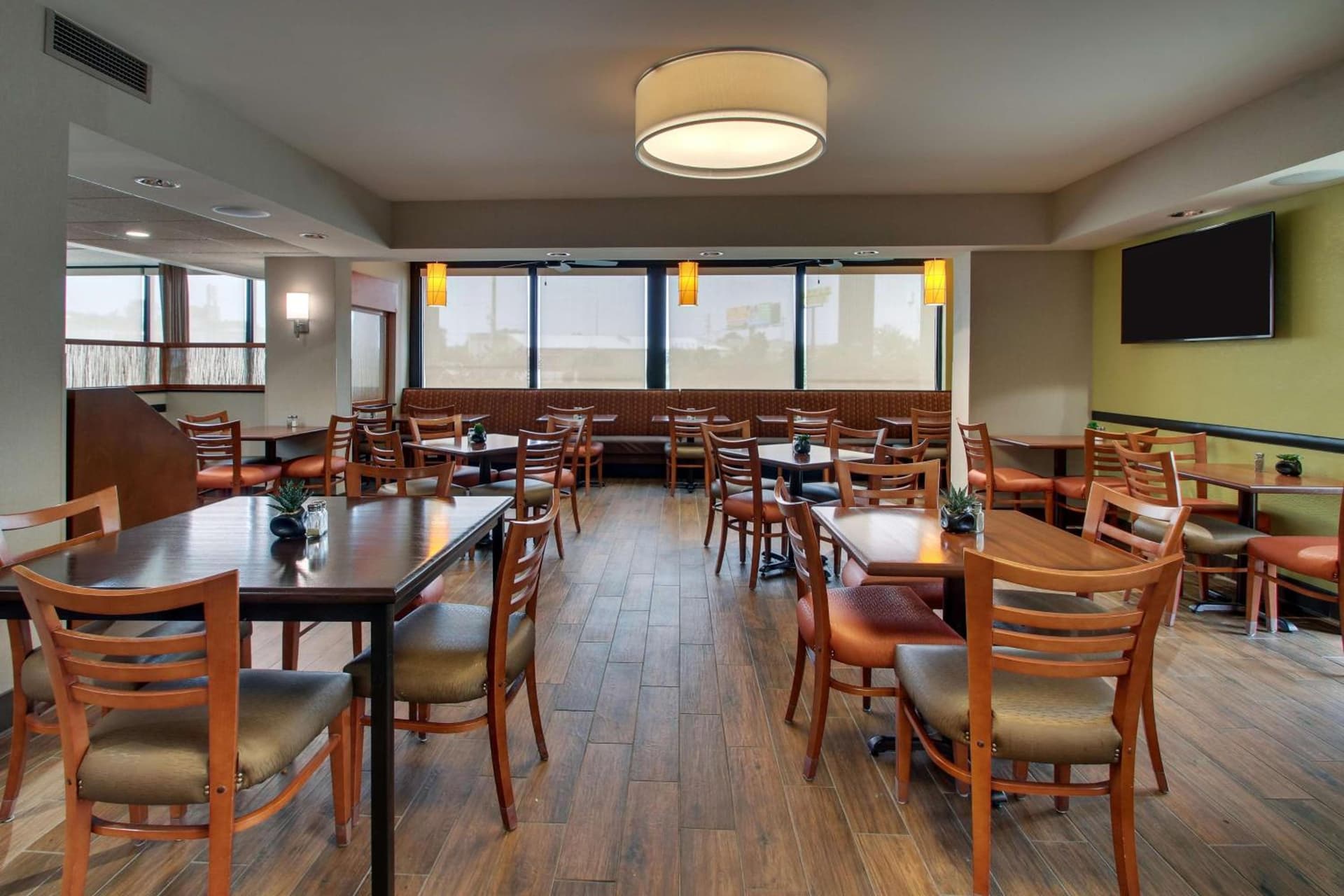 Drury Inn & Suites Bowling Green gallery photo in Bowling Green, KY — image 42