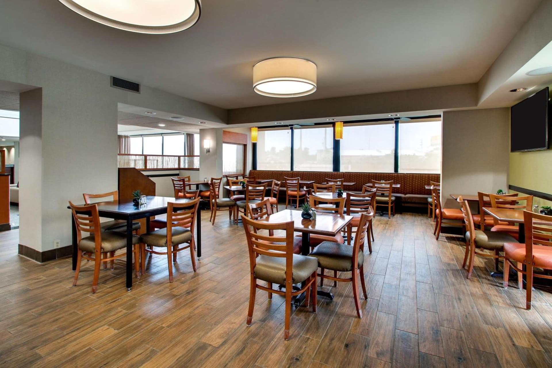 Drury Inn & Suites Bowling Green gallery photo in Bowling Green, KY — image 6