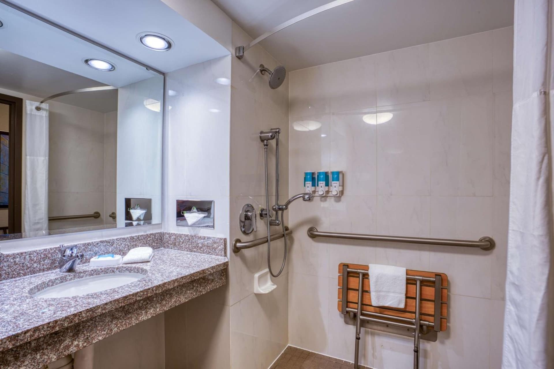 Drury Inn & Suites St. Louis - Fairview Heights gallery photo in Fairview Heights, IL — image 36