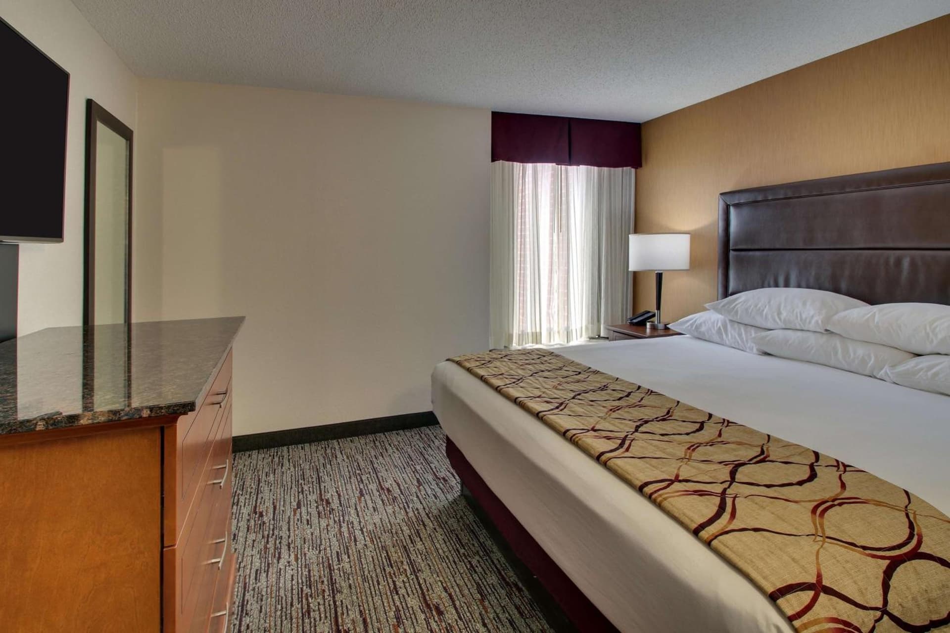 Drury Inn & Suites Bowling Green gallery photo in Bowling Green, KY — image 4