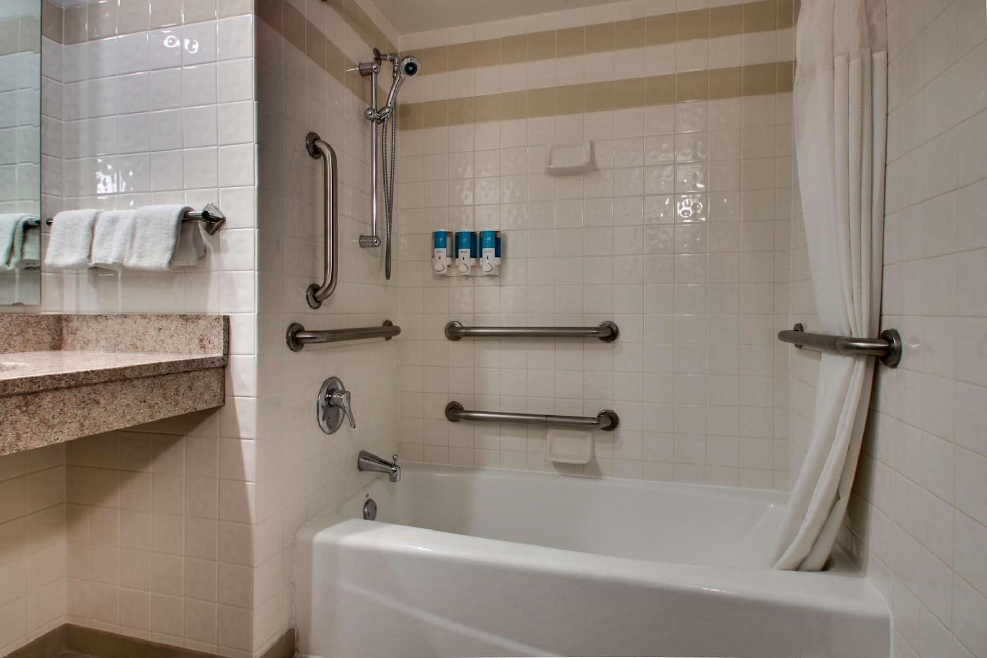 Drury Inn & Suites Bowling Green gallery photo in Bowling Green, KY — image 44