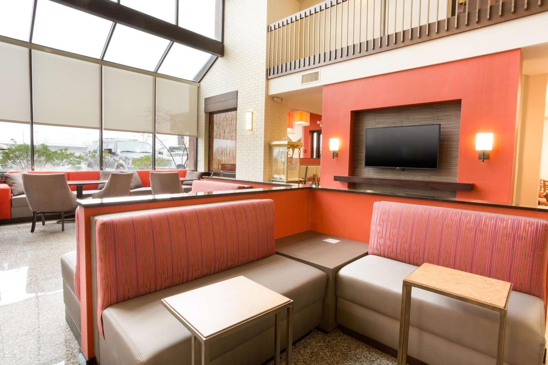 Drury Inn & Suites St. Louis Airport gallery photo in Edmundson, MO — image 29