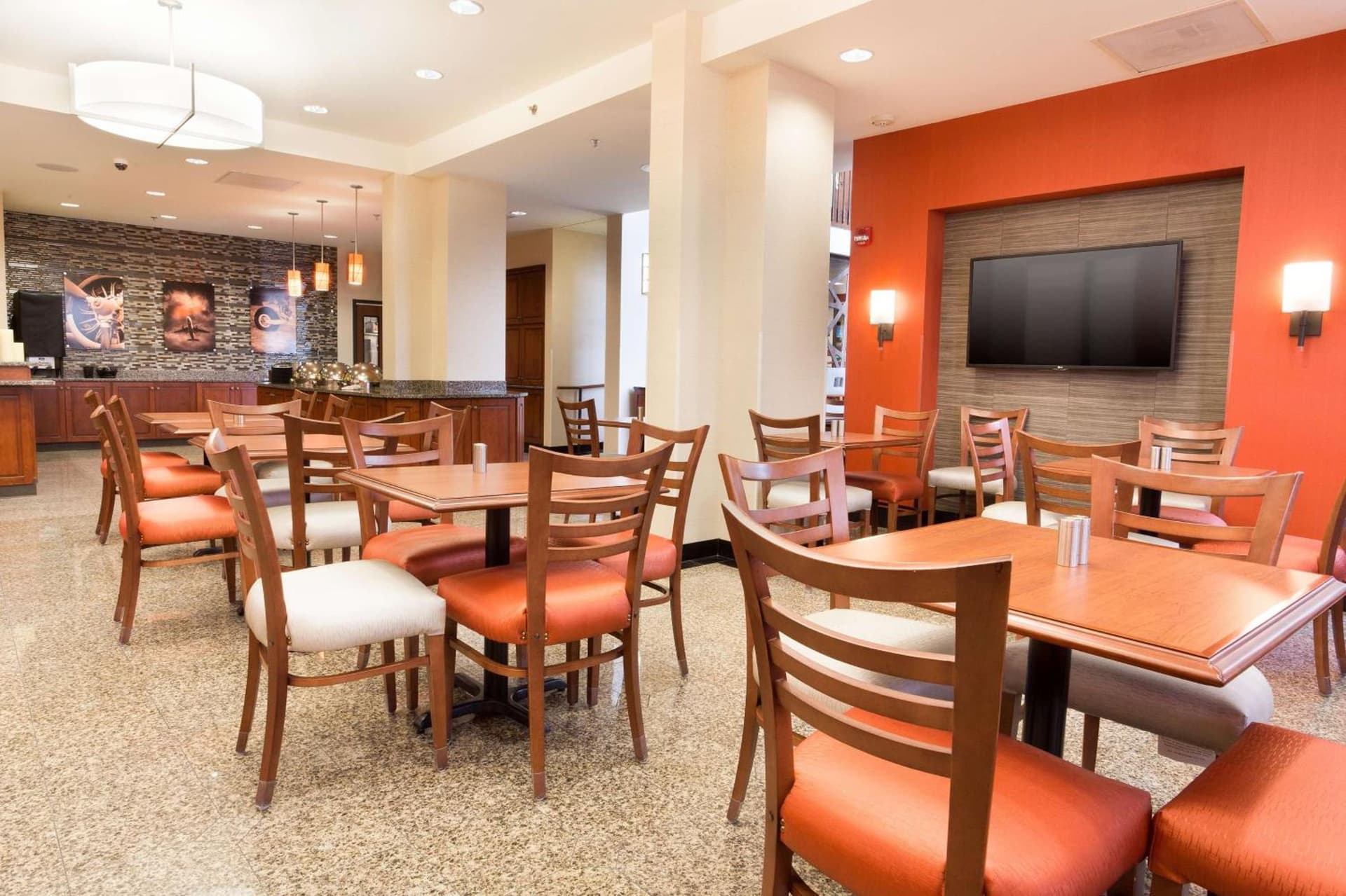 Drury Inn & Suites St. Louis Airport gallery photo in Edmundson, MO — image 25