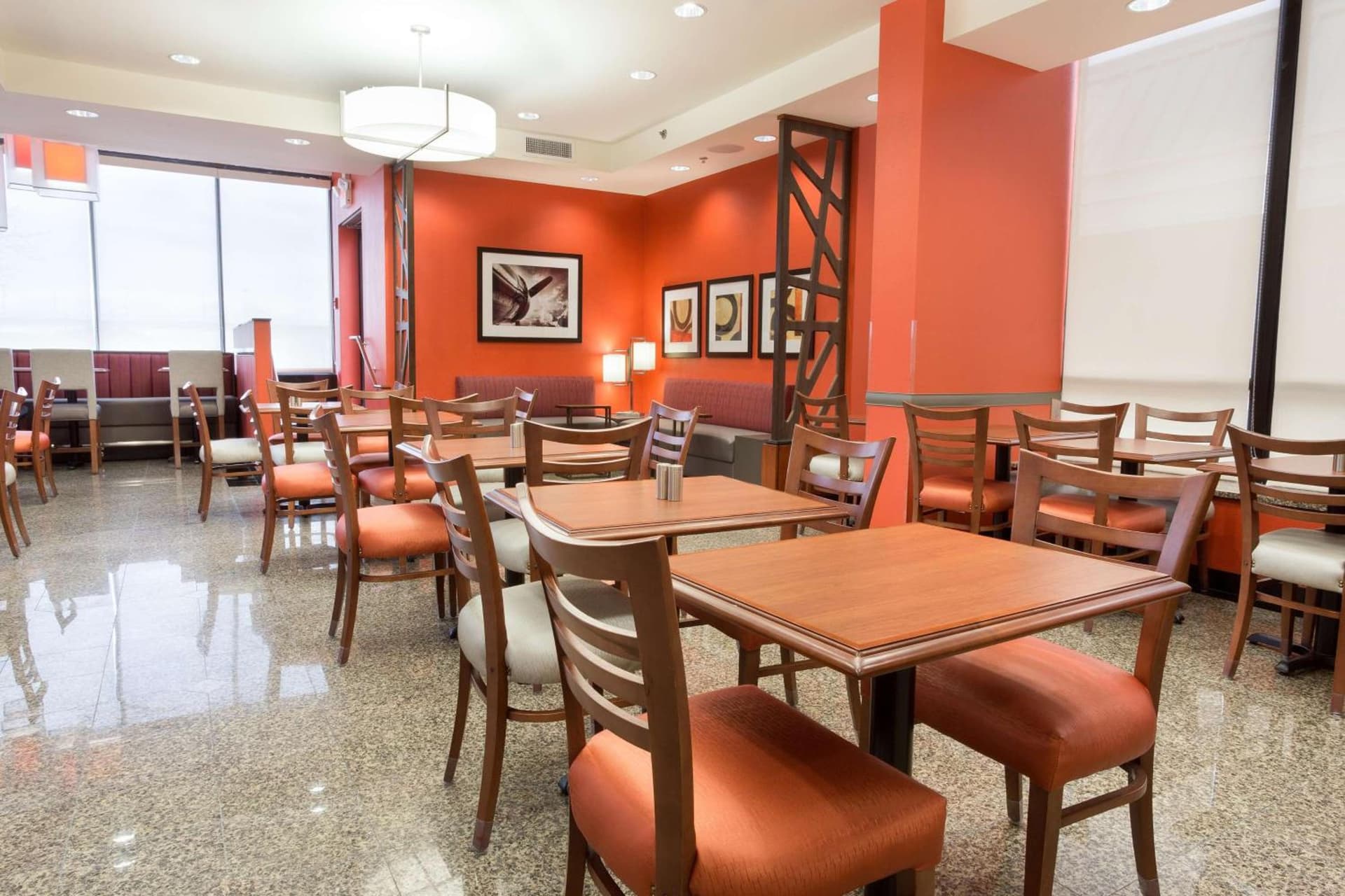 Drury Inn & Suites St. Louis Airport gallery photo in Edmundson, MO — image 5