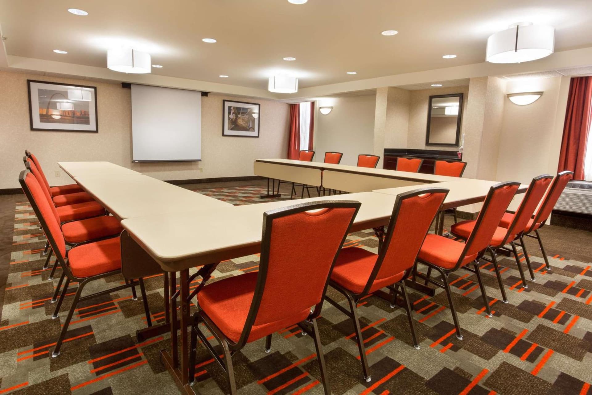 Drury Inn & Suites St. Louis Airport gallery photo in Edmundson, MO — image 33