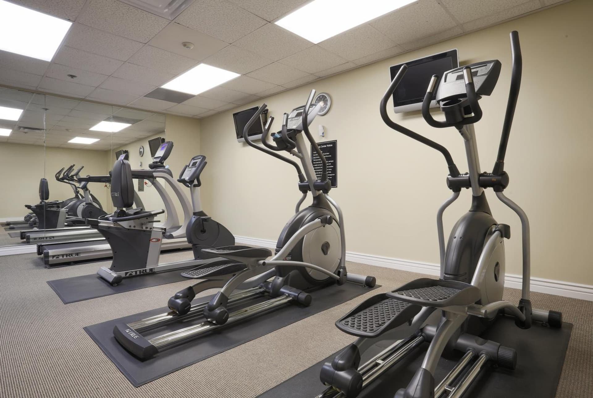 Salt Lake Plaza Hotel SureStay Collection by Best Western gallery photo in Salt Lake City, UT — image 33
