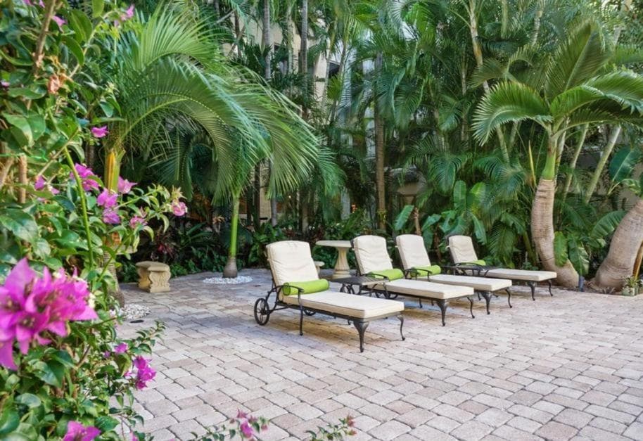 Hemingway Suites at Palm Beach Hotel Island interior in Palm Beach, FL — gallery photo 2