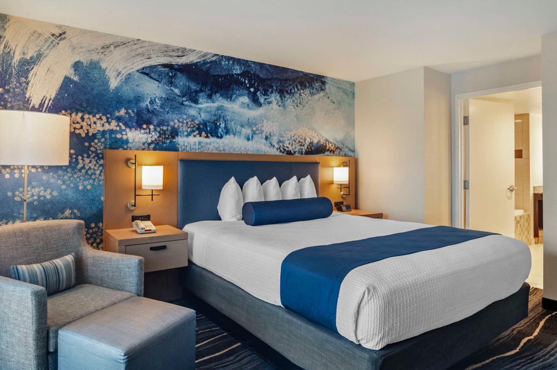 Best Western Plus Marina Gateway Hotel gallery photo in National City, CA — image 5
