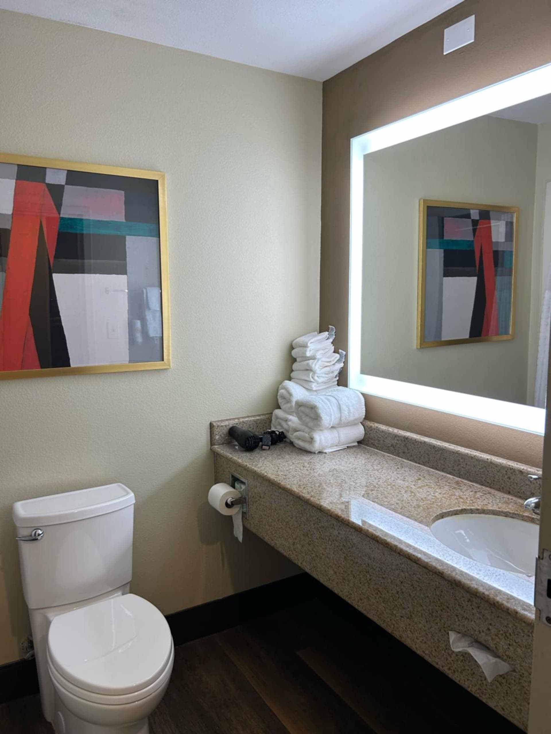 Comfort Suites Columbia at Harbison gallery photo in Columbia, SC — image 40