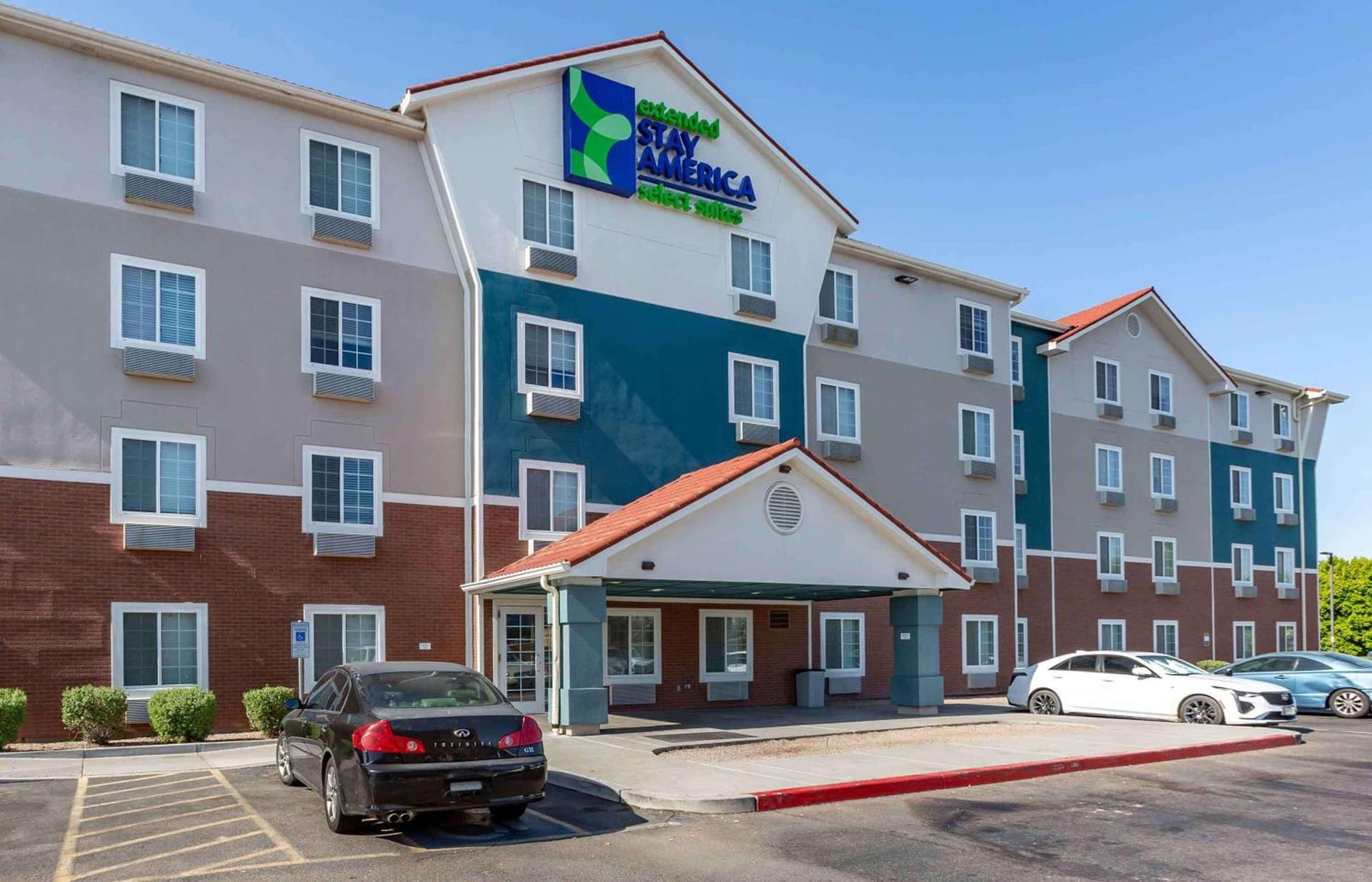 Extended Stay America Select Suites - Phoenix - North interior in Phoenix, AZ — gallery photo 2