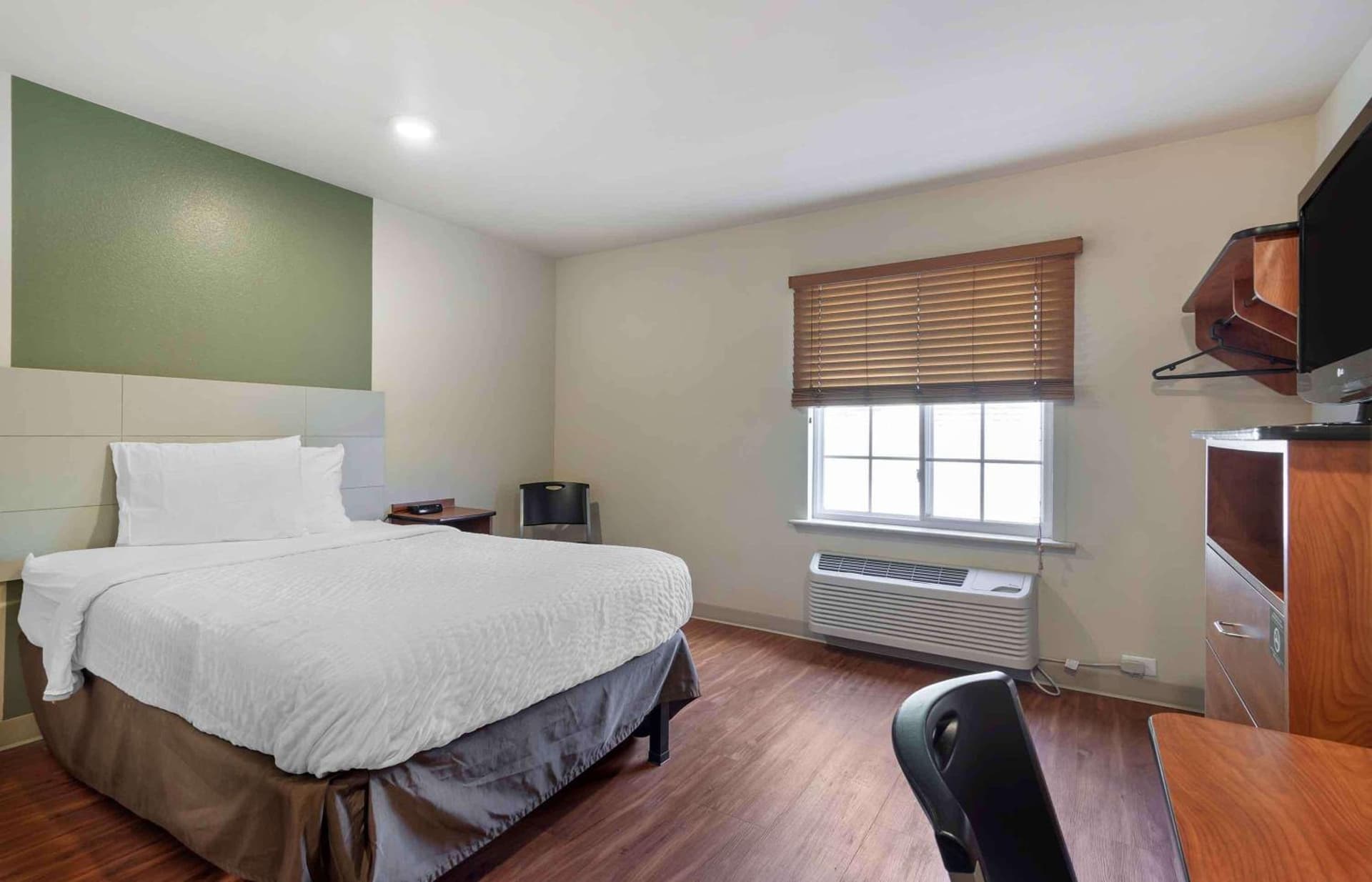Extended Stay America Select Suites - Atlanta - Alpharetta gallery photo in Alpharetta, GA — image 21