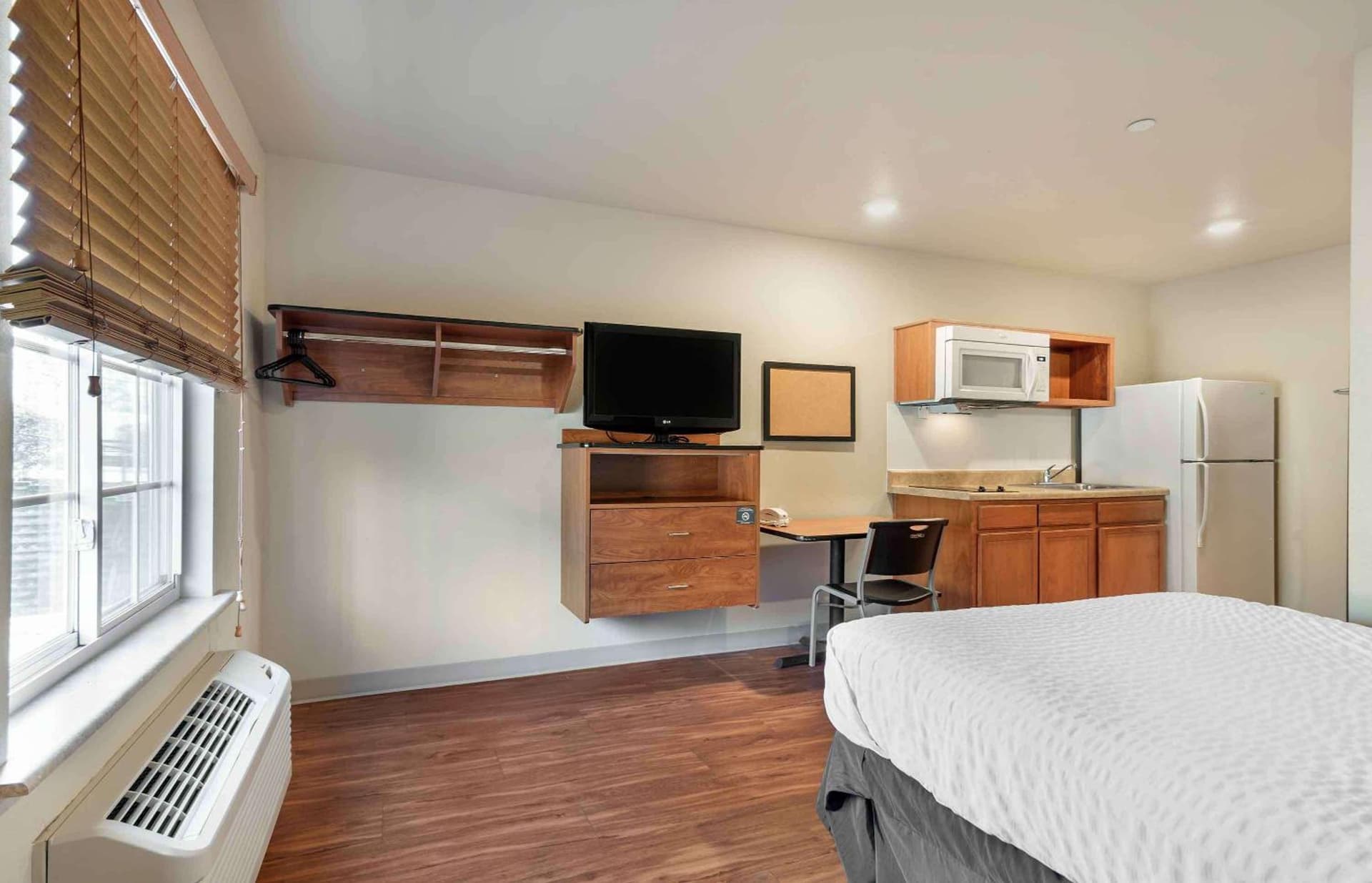Extended Stay America Select Suites - Atlanta - Alpharetta property views in Alpharetta, GA — gallery photo 3