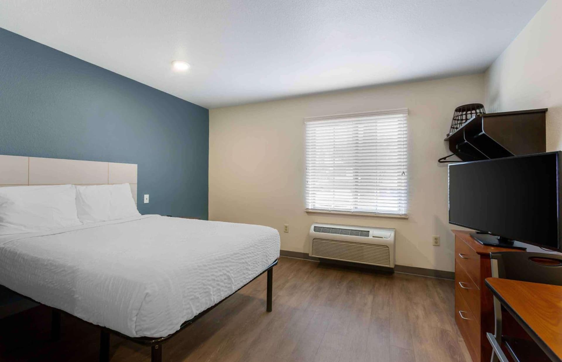 Extended Stay America Select Suites - Phoenix - Peoria - Sun City interior in Peoria, AZ — gallery photo 2