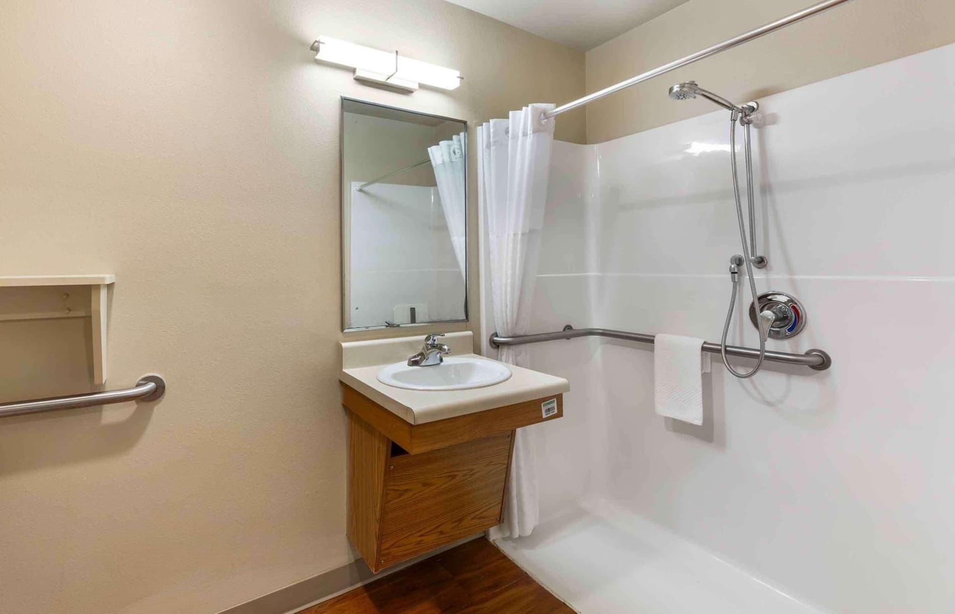 Extended Stay America Select Suites - Akron - South gallery photo in Akron, OH — image 5