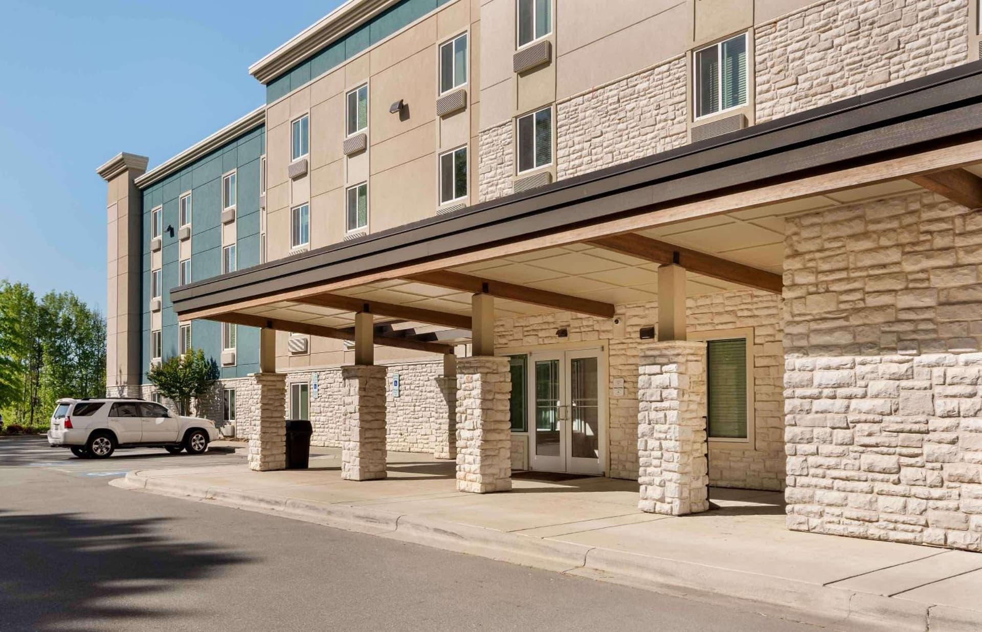Extended Stay America Suites - Charlotte - Matthews property views in Charlotte, NC — gallery photo 3