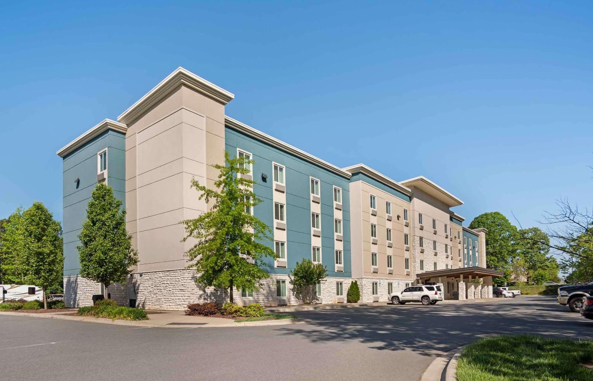Extended Stay America Suites - Charlotte - Matthews interior in Charlotte, NC — gallery photo 2