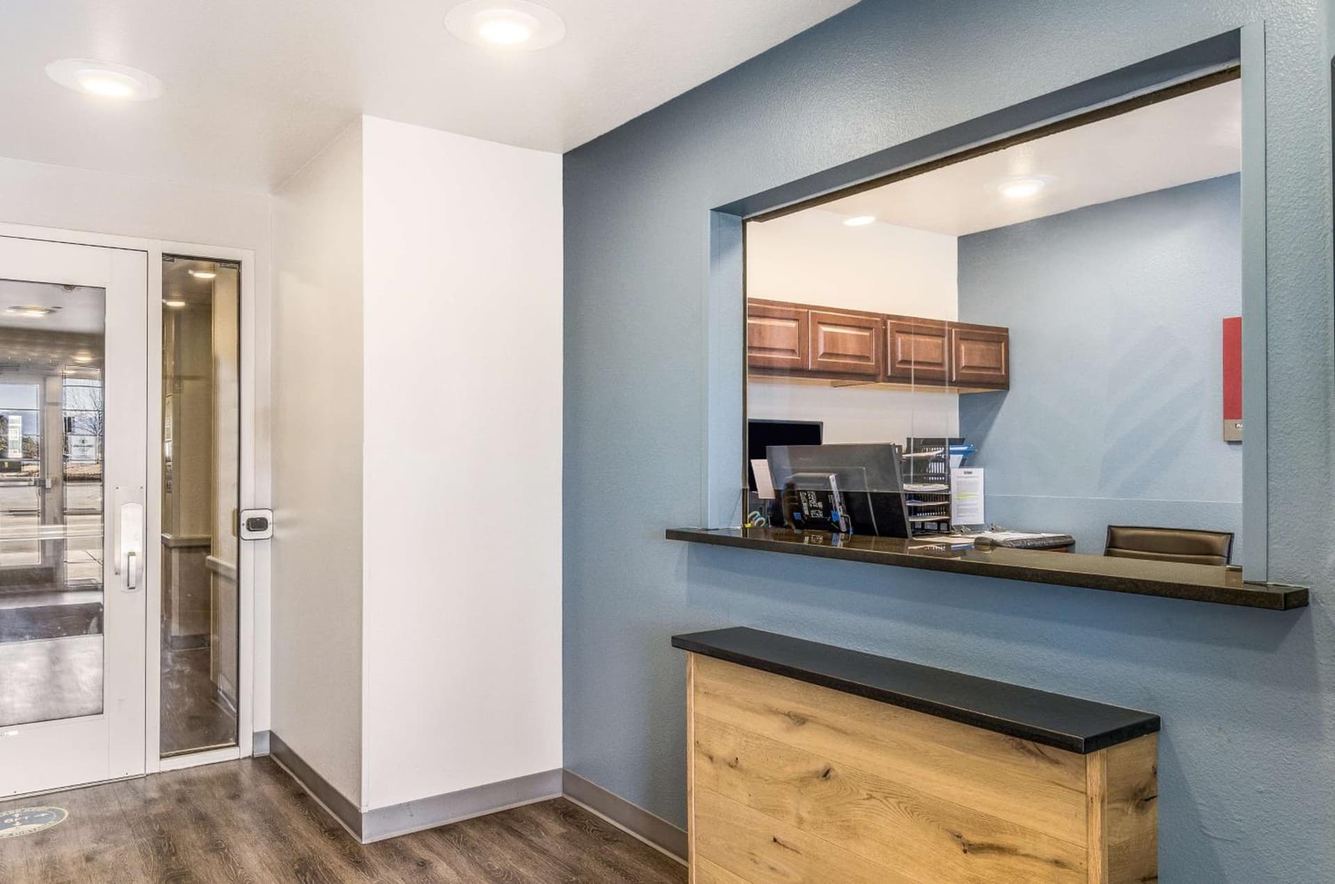 Extended Stay America Select Suites - Cleveland - Airport featured exterior or lobby in Cleveland, OH — similar hotel