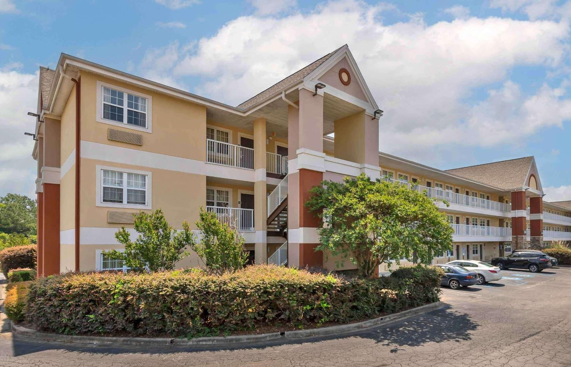 Extended Stay America Select Suites - Columbia - Ft Jackson interior in Columbia, SC — gallery photo 2
