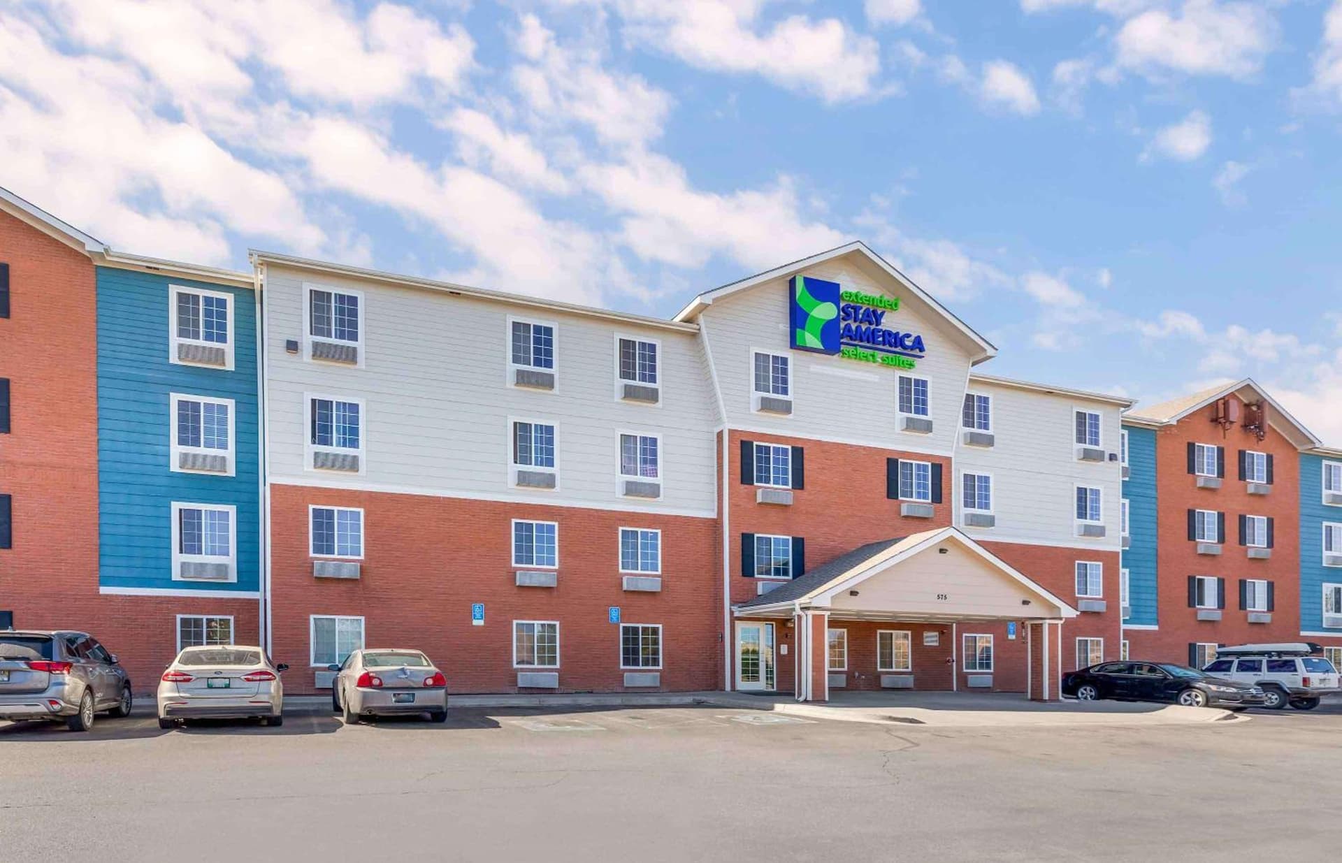 Extended Stay America Select Suites - Denver - Aurora interior in Aurora, CO — gallery photo 2
