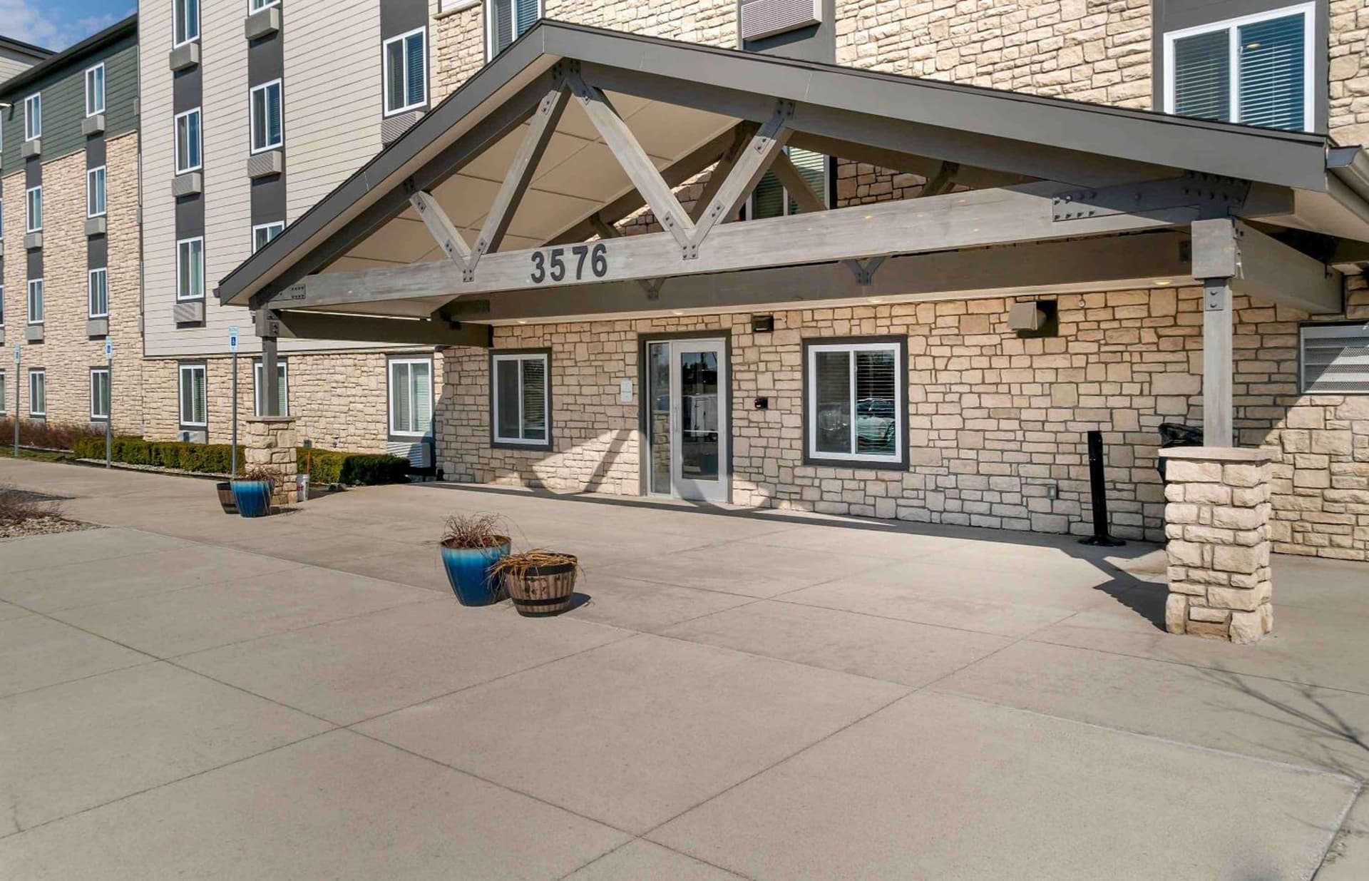 Extended Stay America Suites - Detroit - Rochester Hills property views in Rochester Hills, MI — gallery photo 3