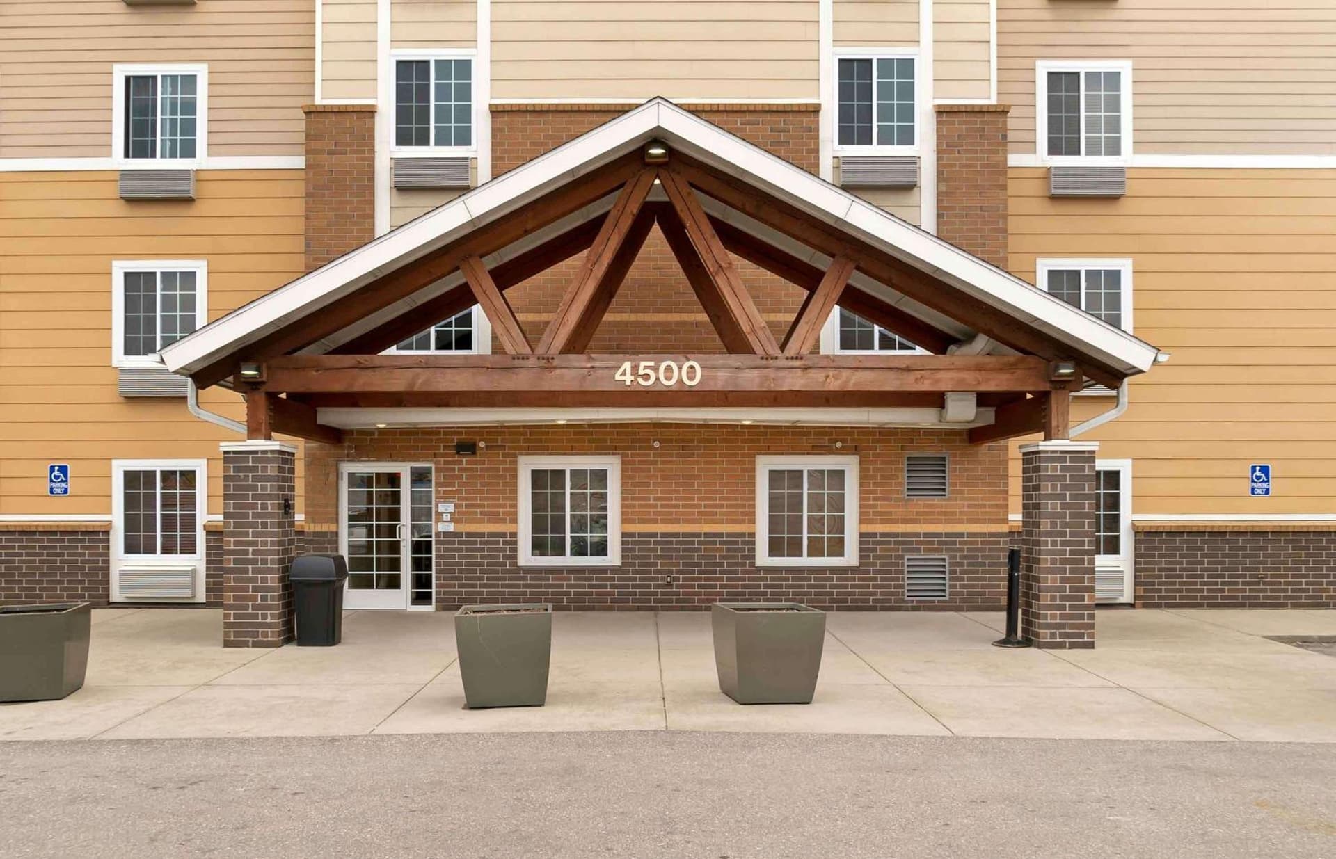 Extended Stay America Select Suites - Grand Rapids - Wyoming property views in Wyoming, MI — gallery photo 3
