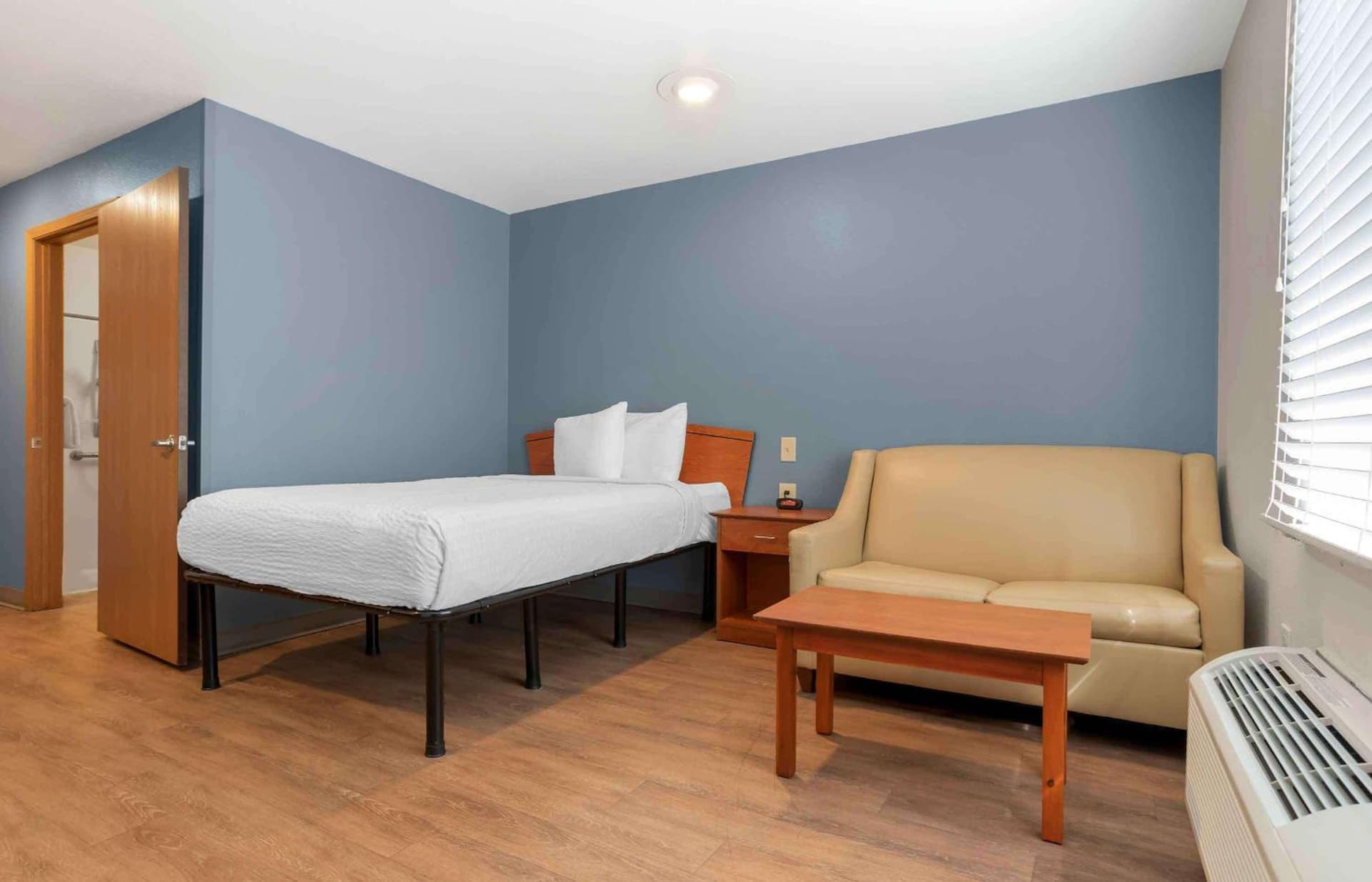 Extended Stay America Select Suites - Gulfport gallery photo in Gulfport, MS — image 11