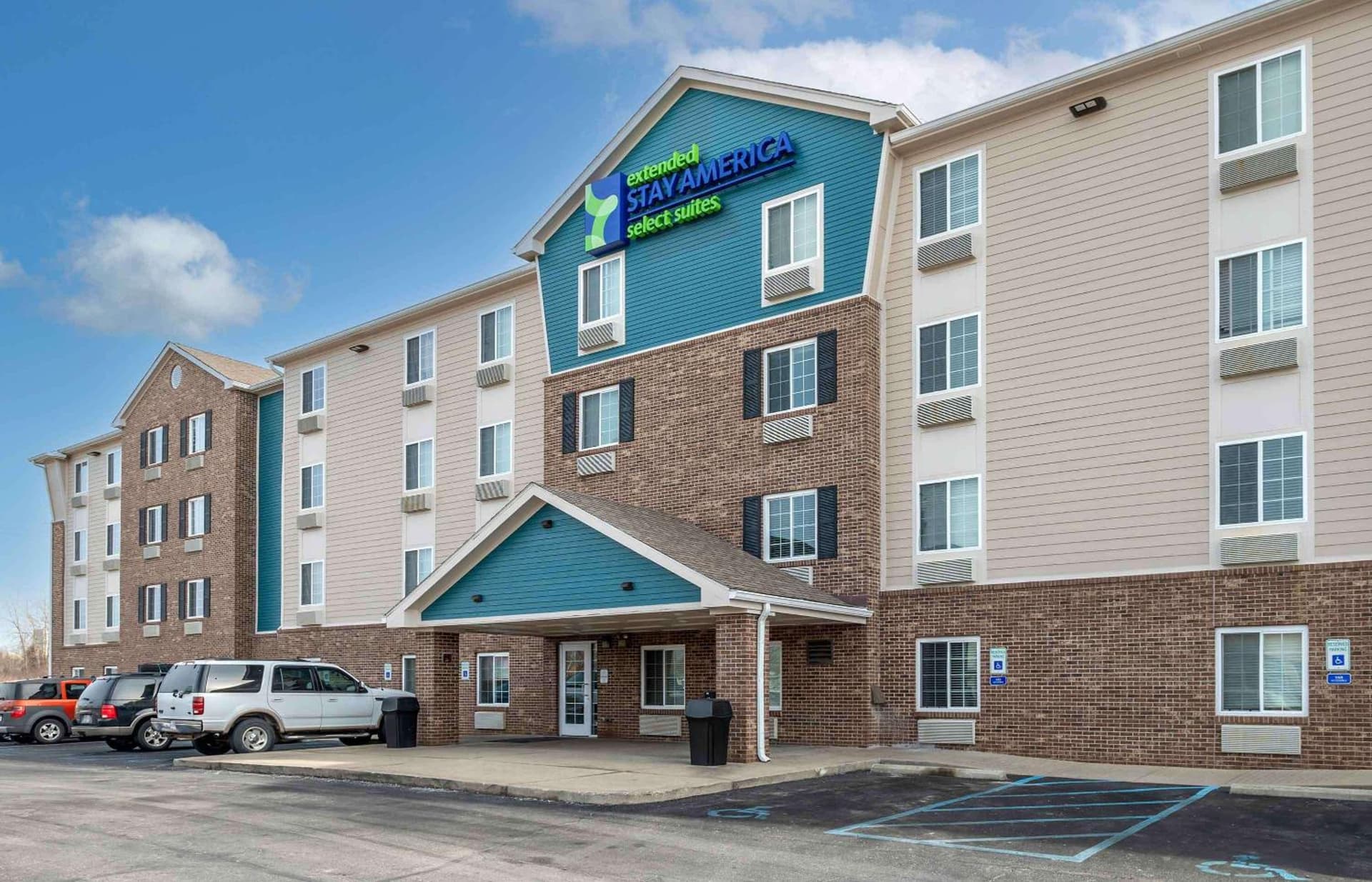 Extended Stay America Select Suites - Indianapolis - West interior in Avon, IN — gallery photo 2
